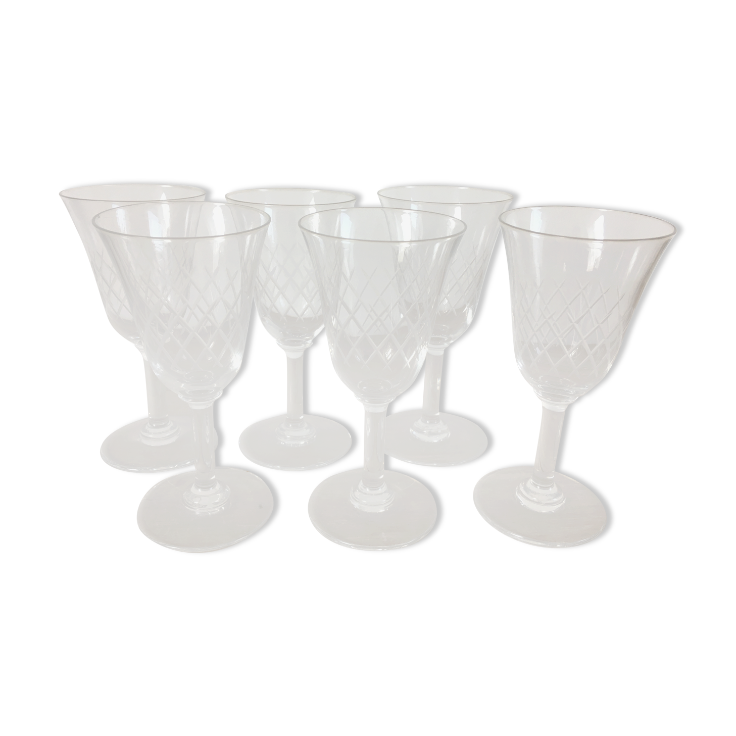 Verres à pied en verre gravé