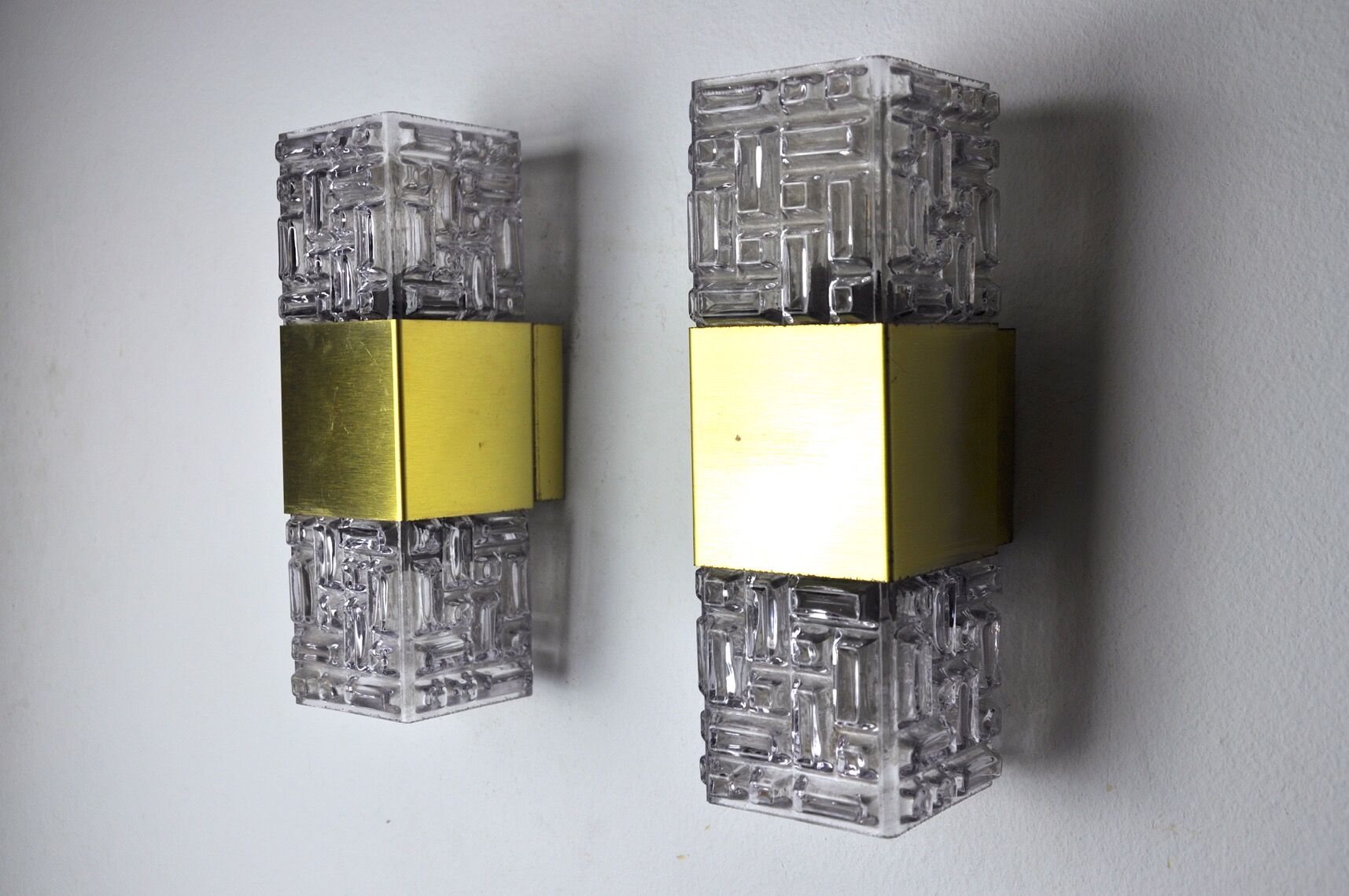 Pair of wall lamps Maison Sciolari, Italy, 1970