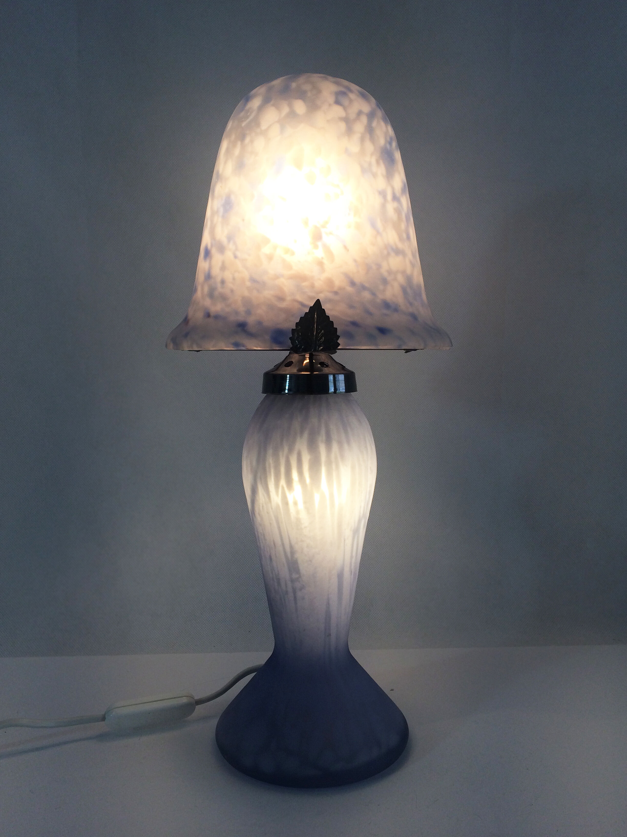 2-light white spotted glass paste mushroom lamp, Art Deco style. Year 60