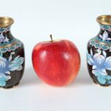 Paire de petits vases en émail cloisonnés Chinois vintage