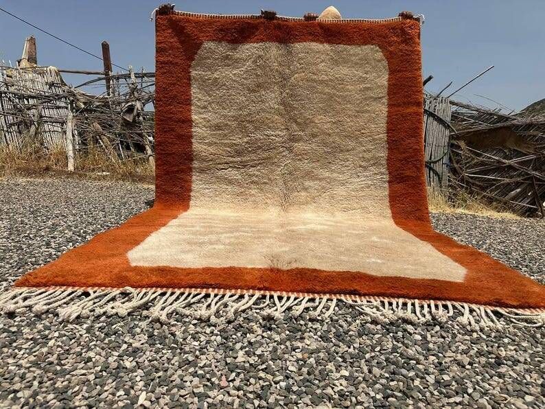 Terracotta and beige Moroccan Mrirt rug 340x230 cm – framed pattern