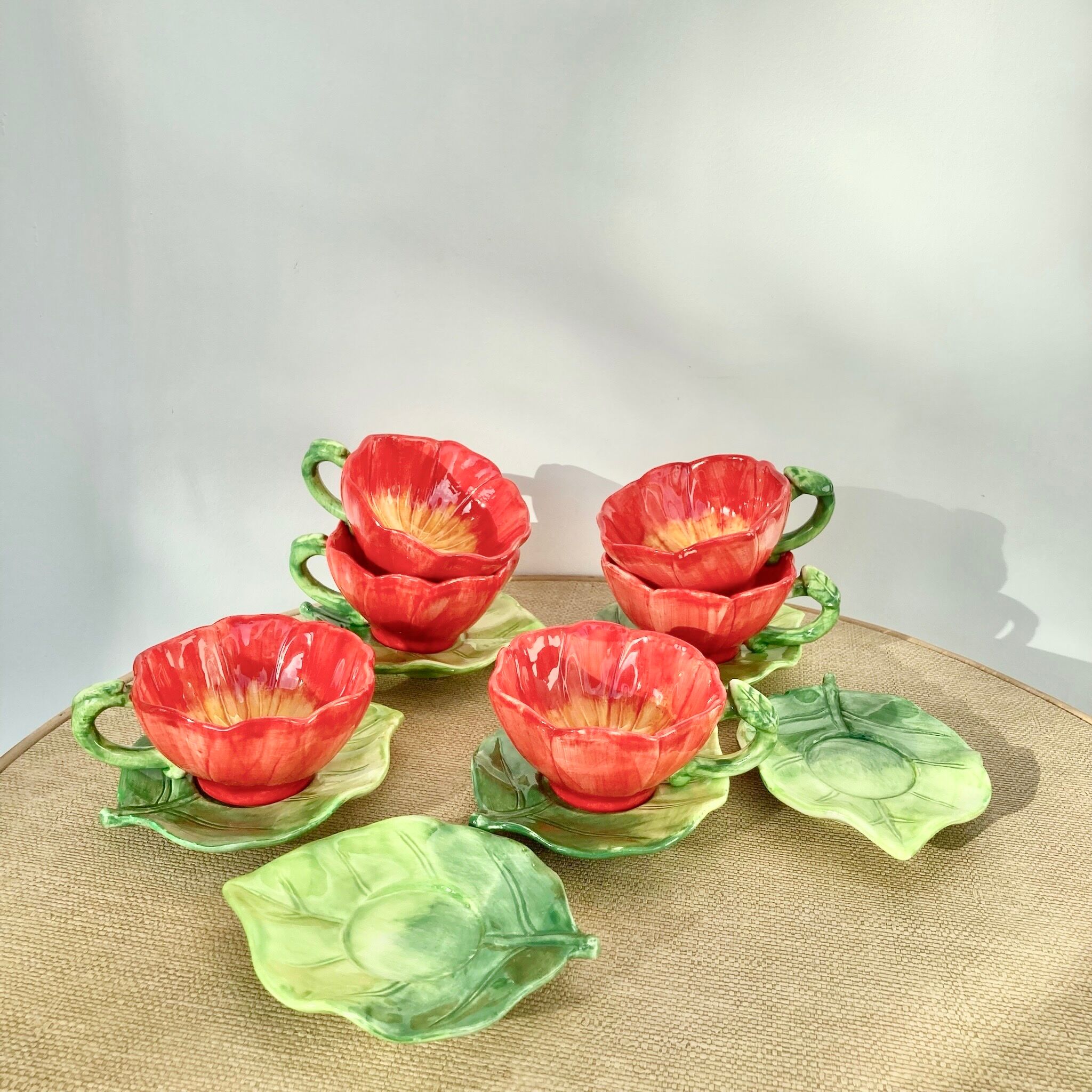 Coffee cups flowers slurry