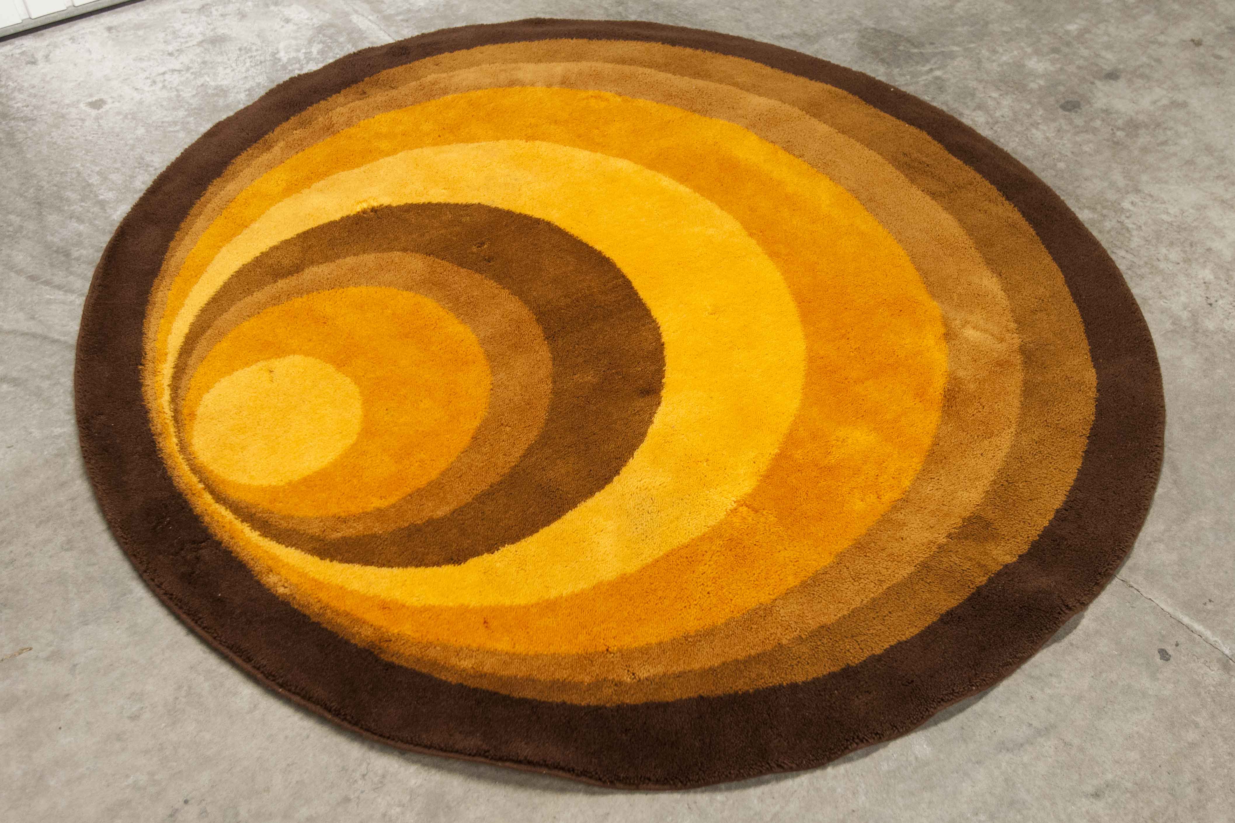 Round carpet 2m Scandinavian Schaeffler model "Atrium" synthetic from 1977