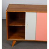 Commode rose et blanche par Jiri Jiroutek, modèle U-452 vers 1960