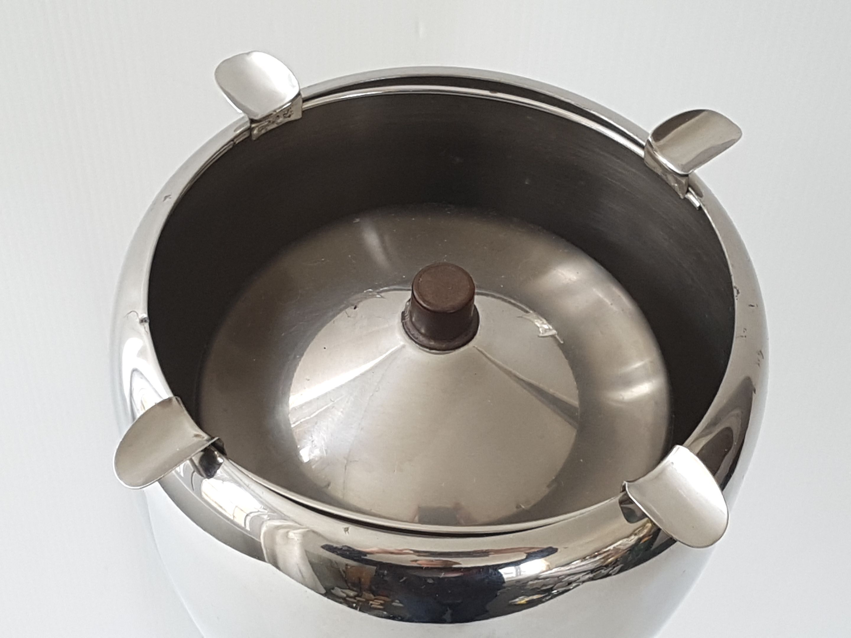 Ashtray on foot 1970 vintage