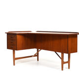 Boomerang Desk by Peter Løvig Nielsen