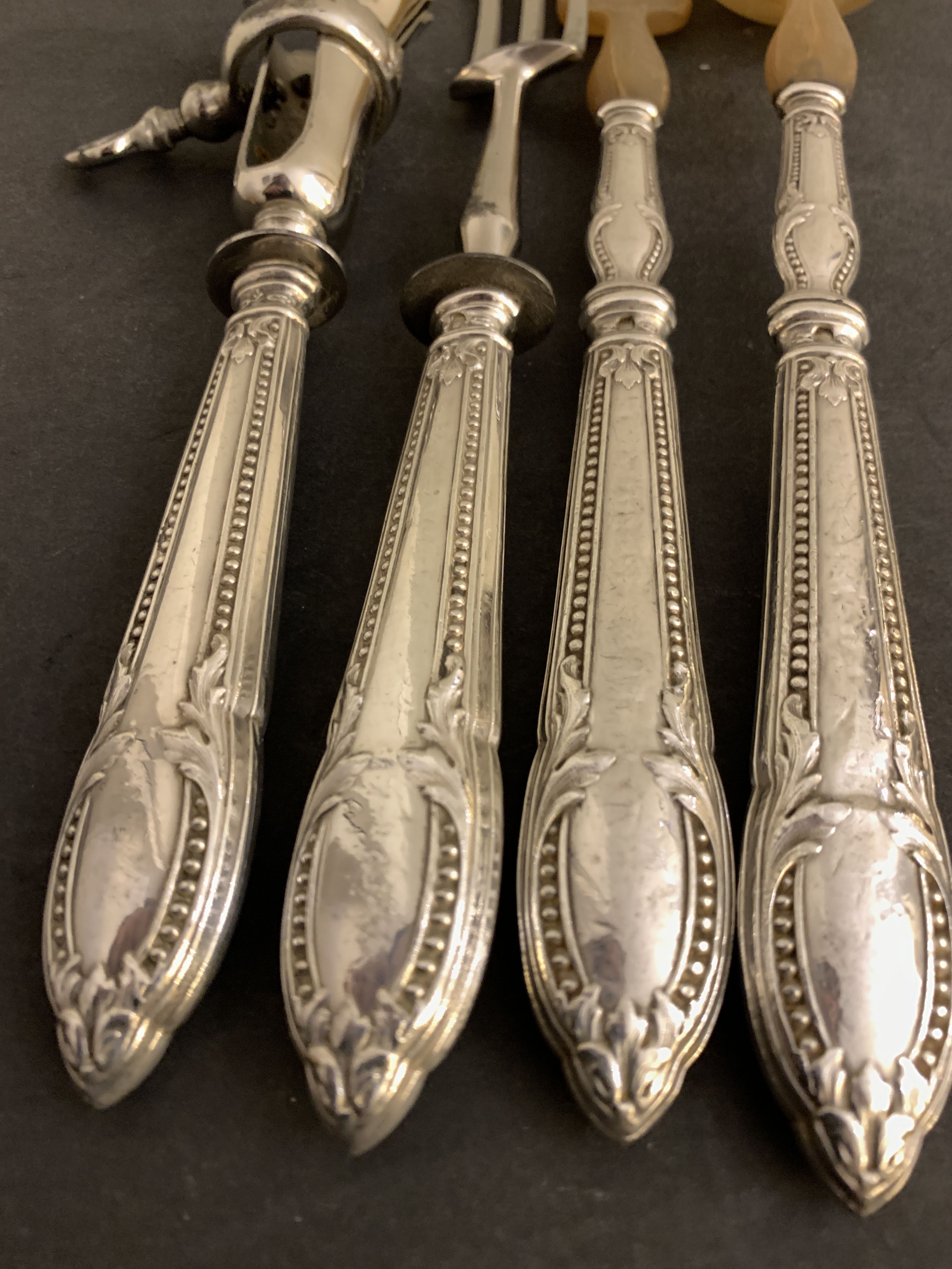 4 couverts de service en argent pour gigot et salade, XIXème