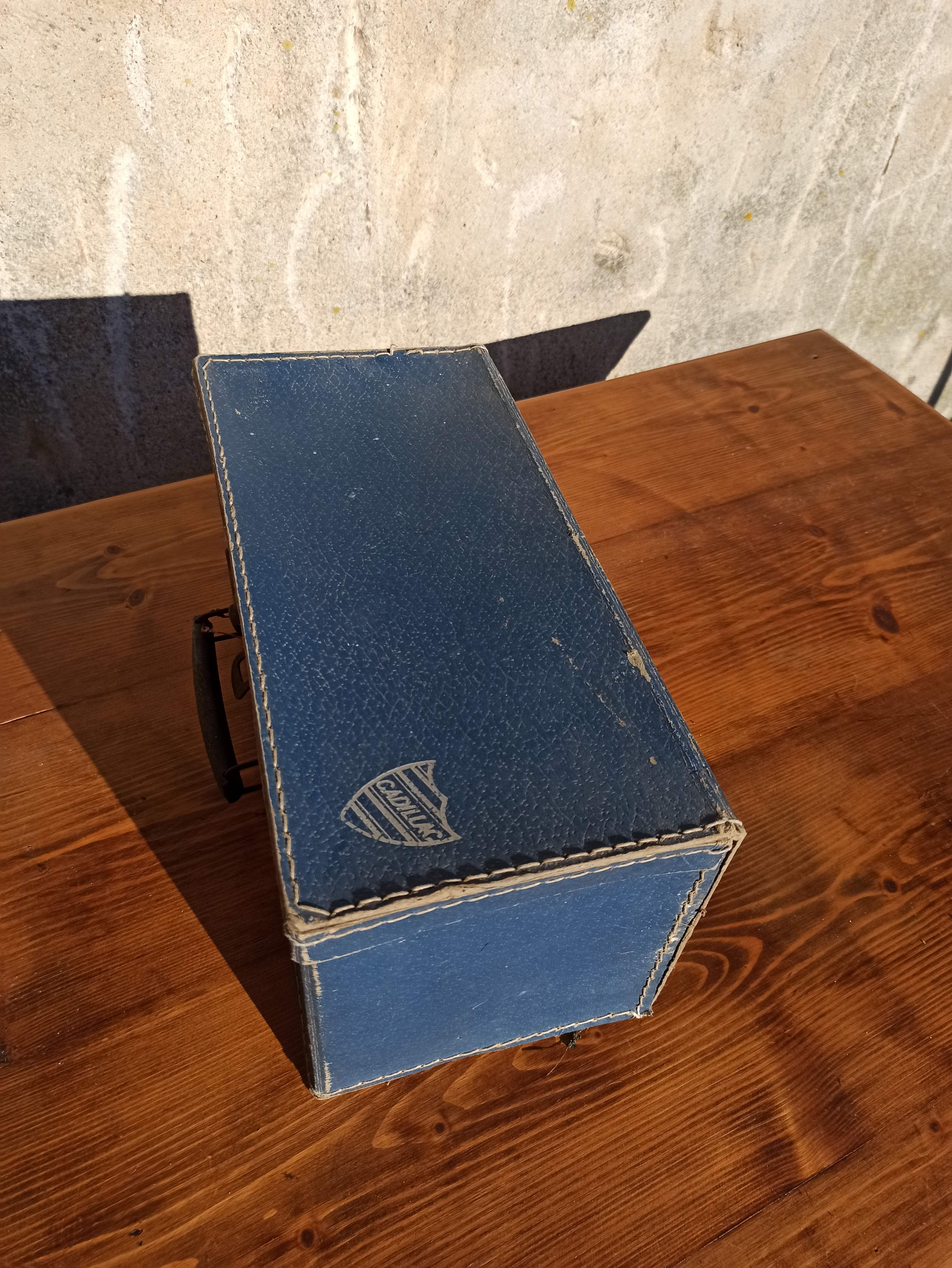 Set of 3 old cardboard suitcases
