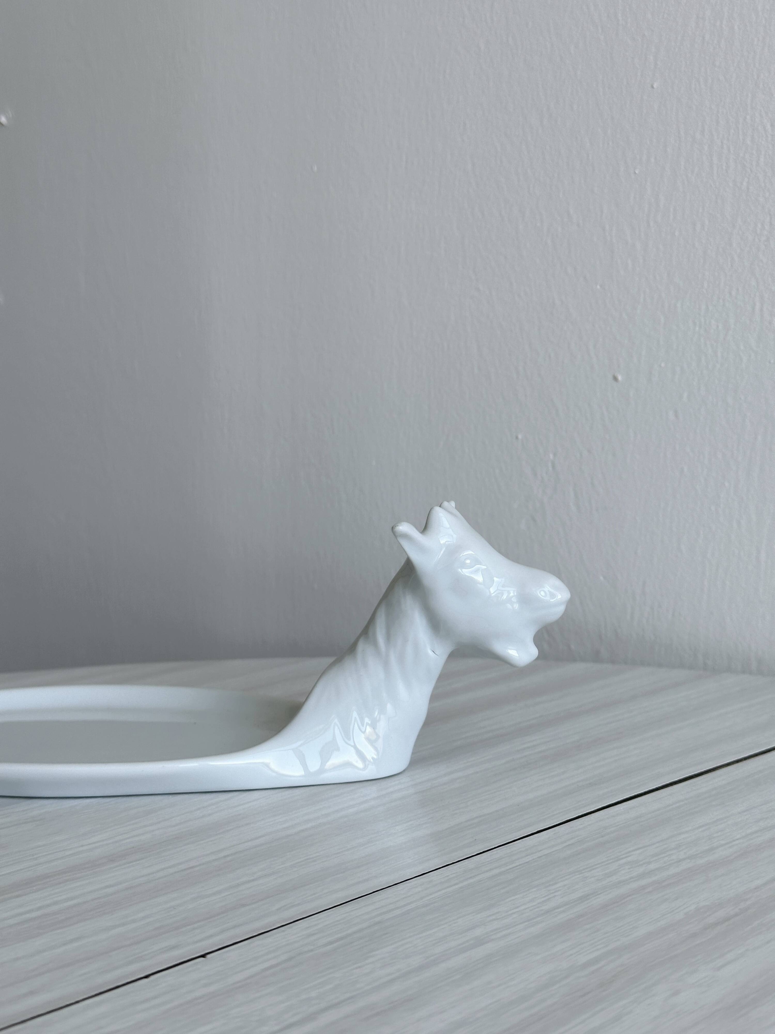 Porcelain cheese dish
