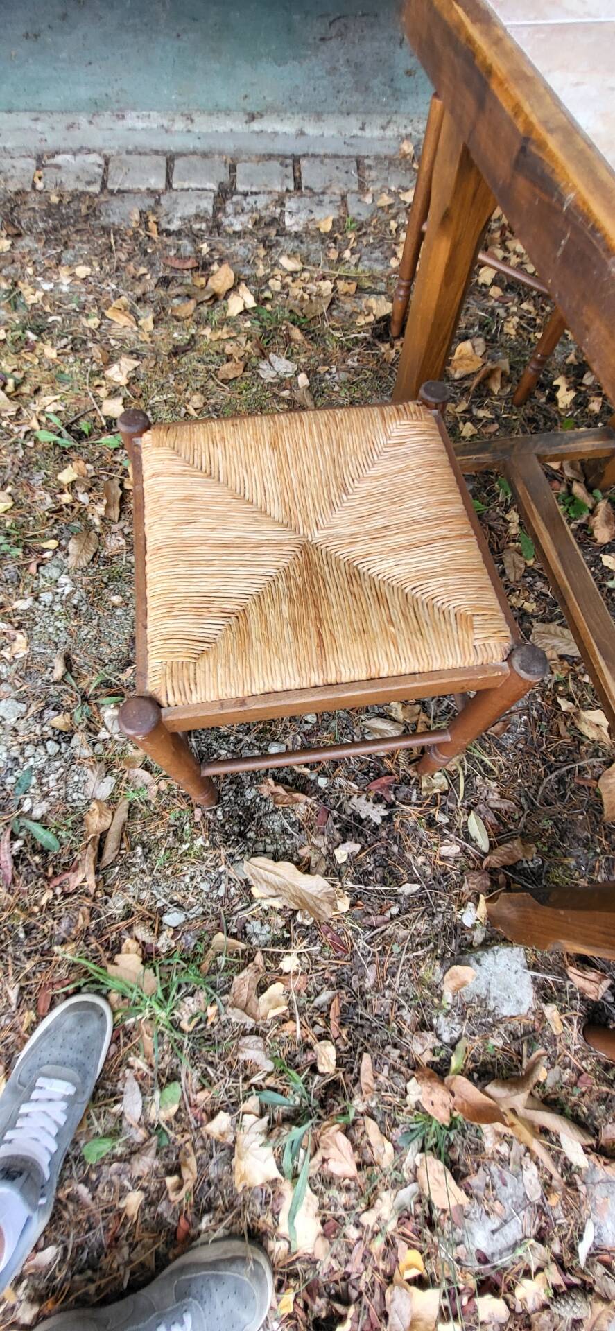 Farm table + chairs