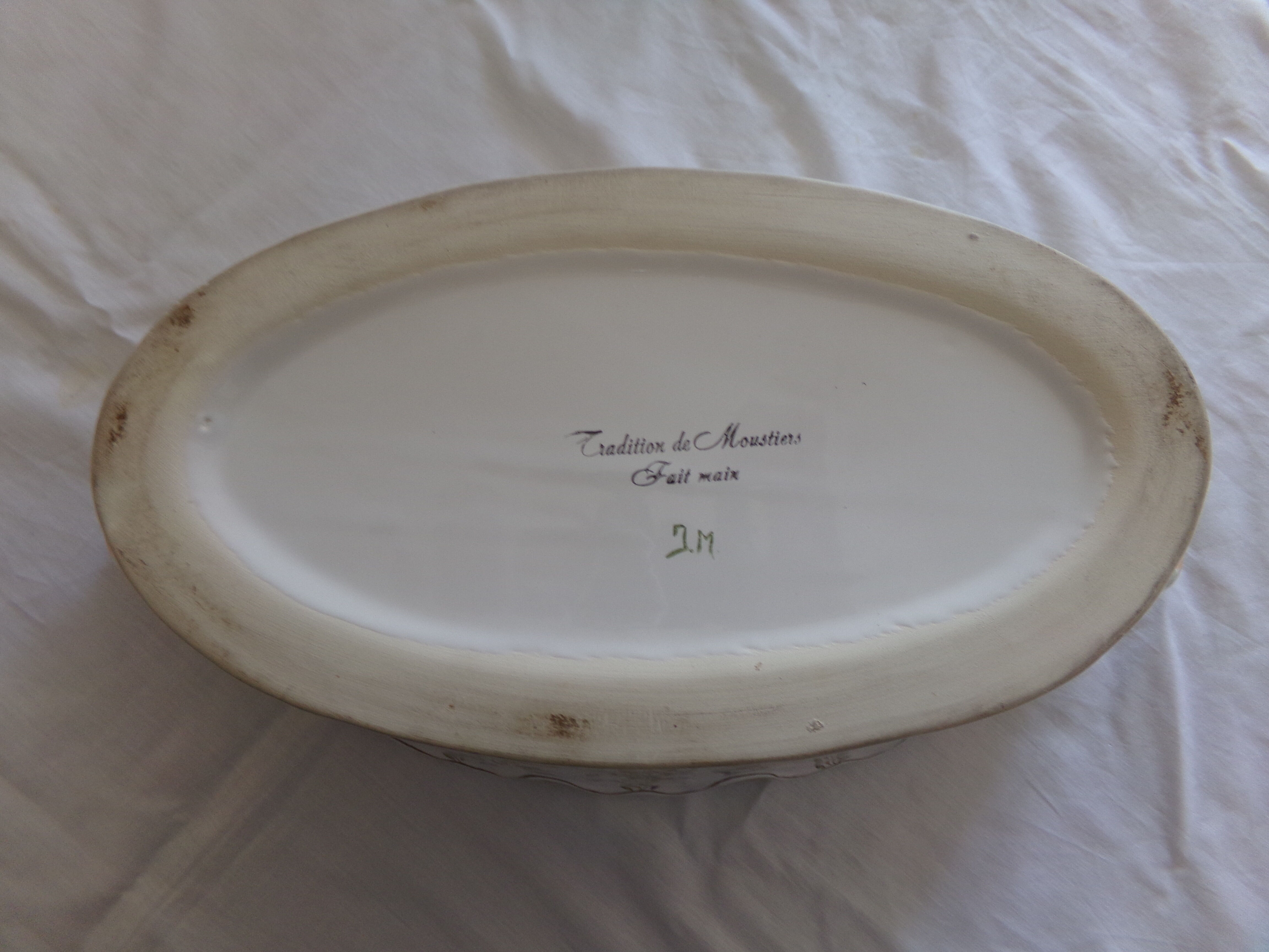 Centerpiece salad bowl