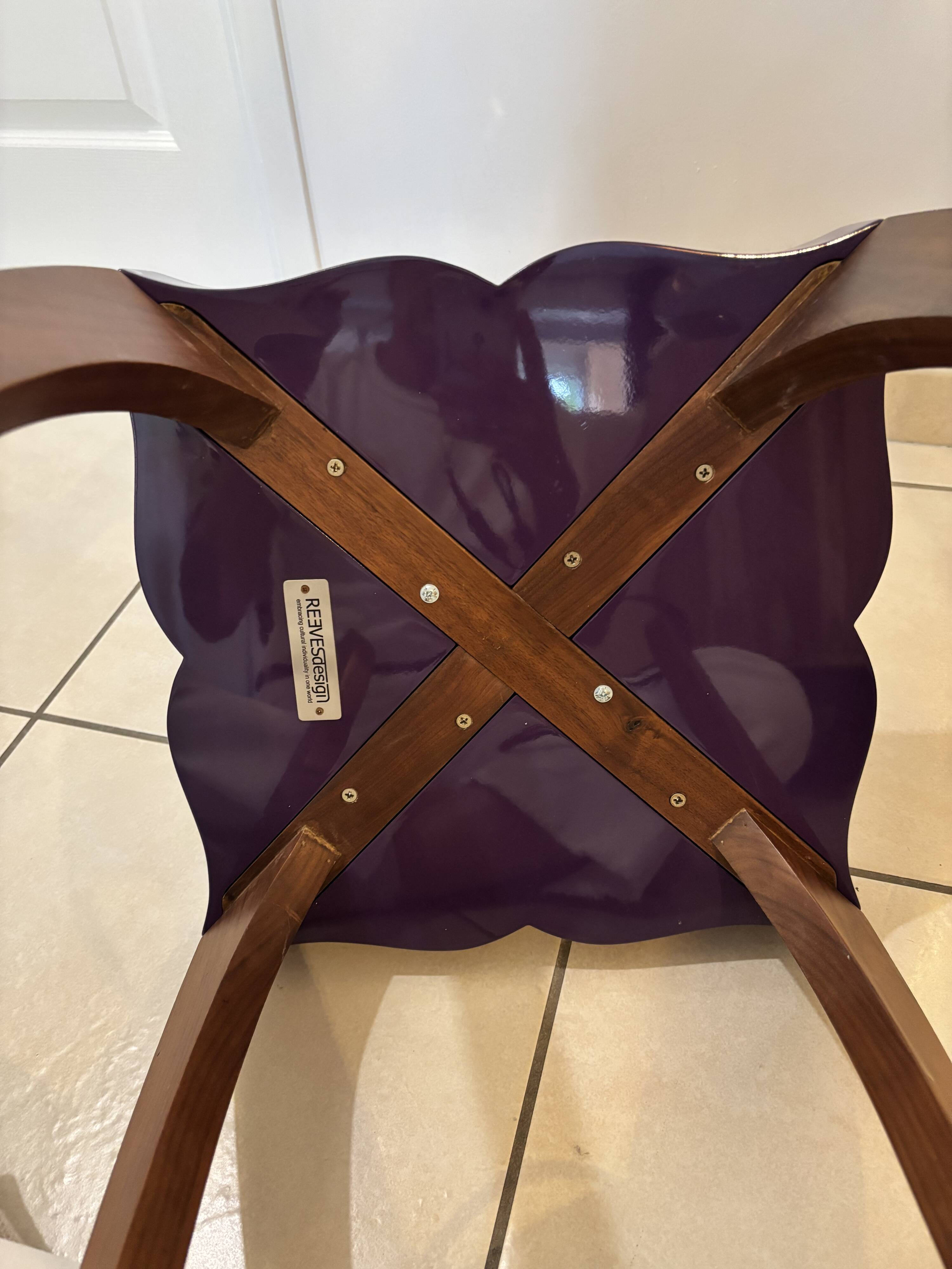 Table d’appoint ou table de chevet de designer