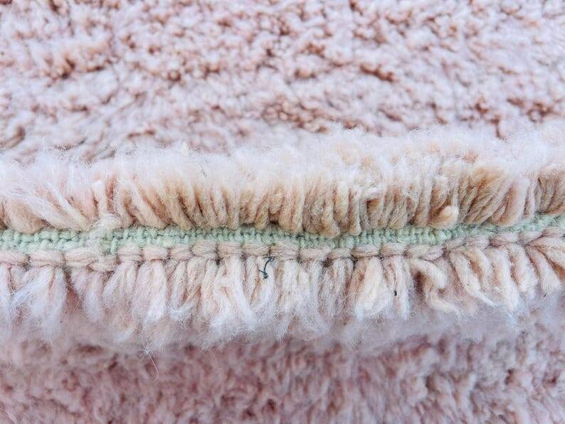 Pure wool handwoven traditional rug size 145/255 cm