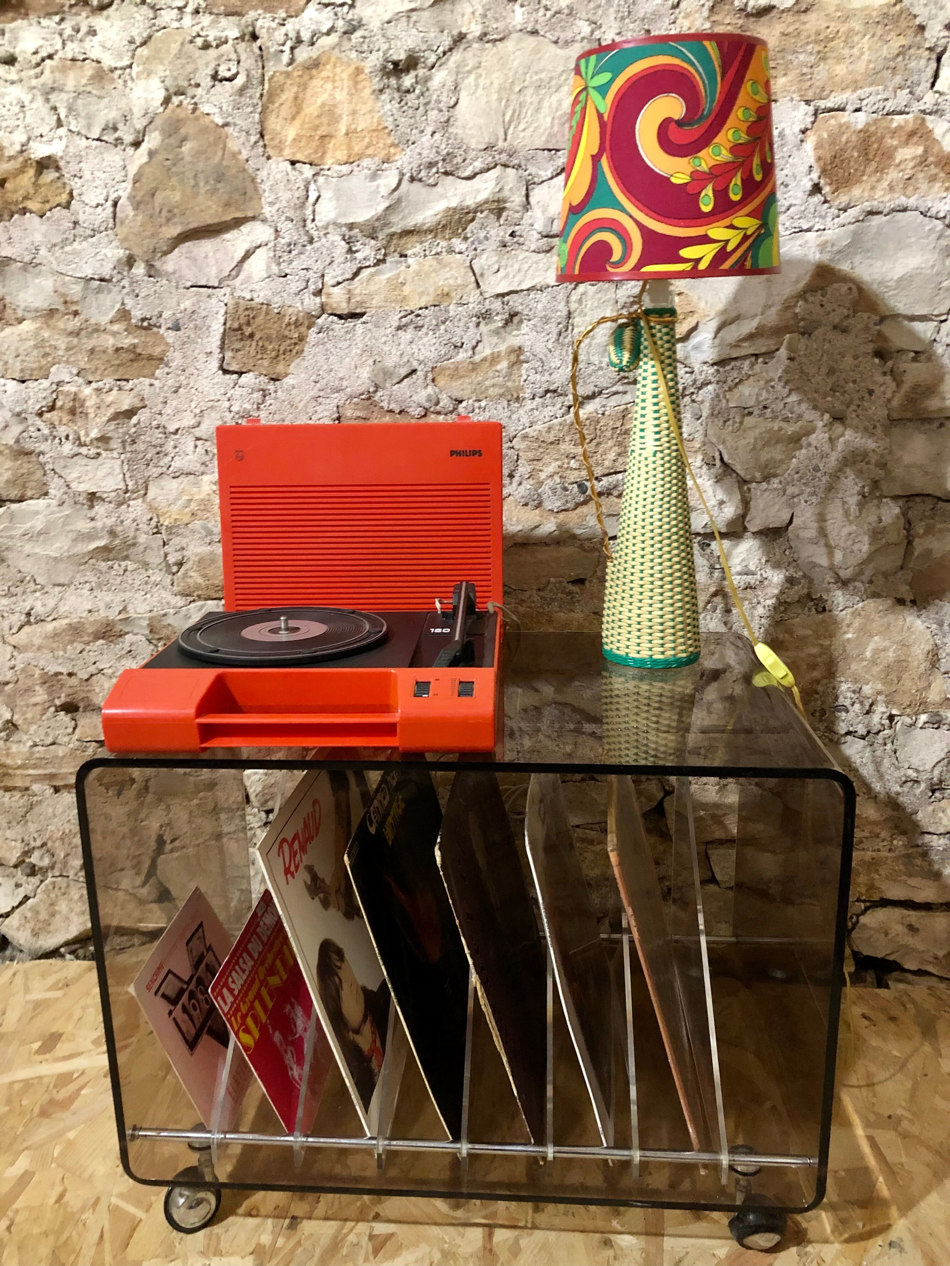 Plexiglas TV/hi-fi stand