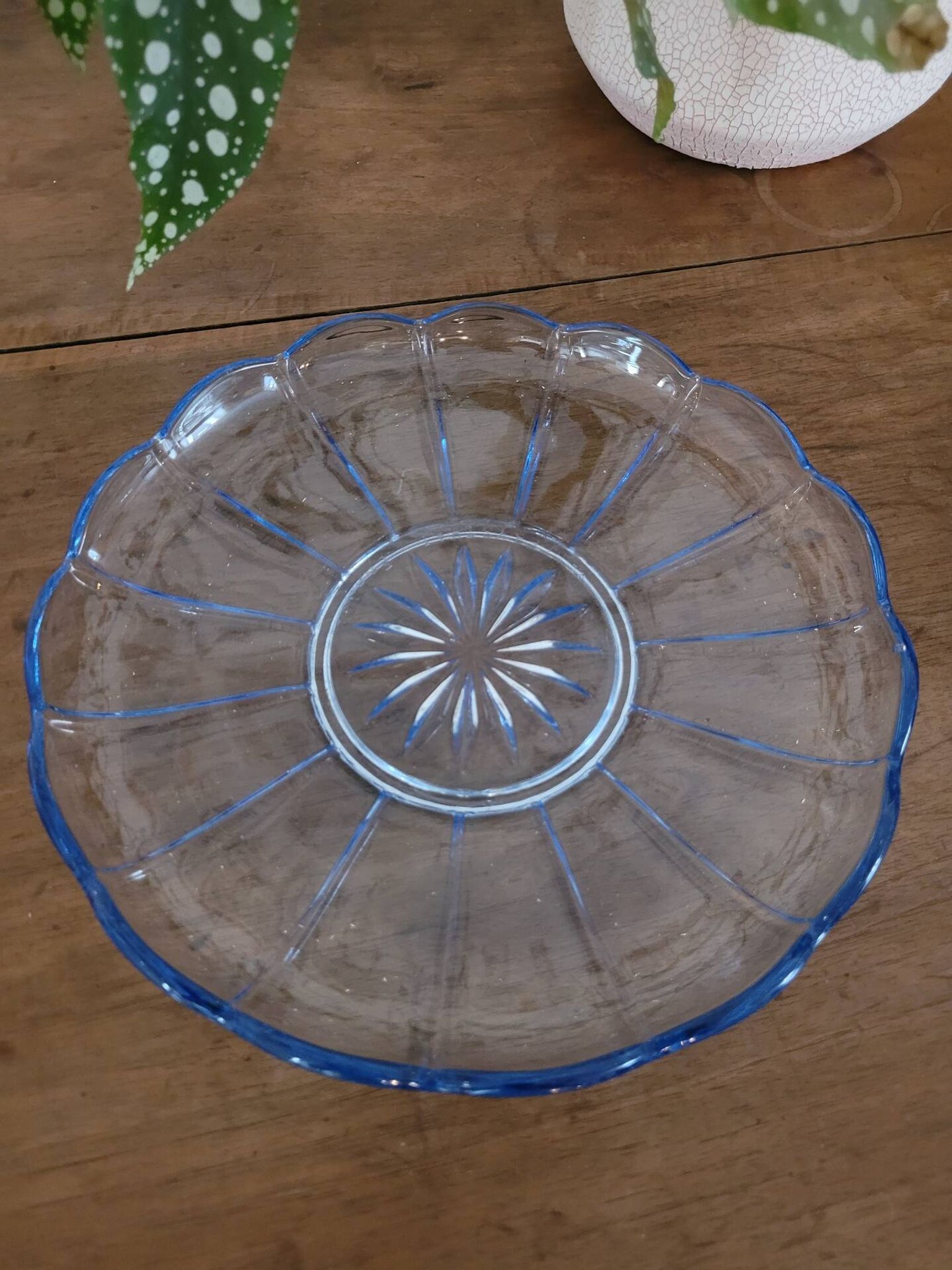 Plateau en verre bleu rond