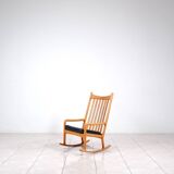 Chaise à bascule en hêtre et cuir par Hans Olsen pour Juul Kristensen
