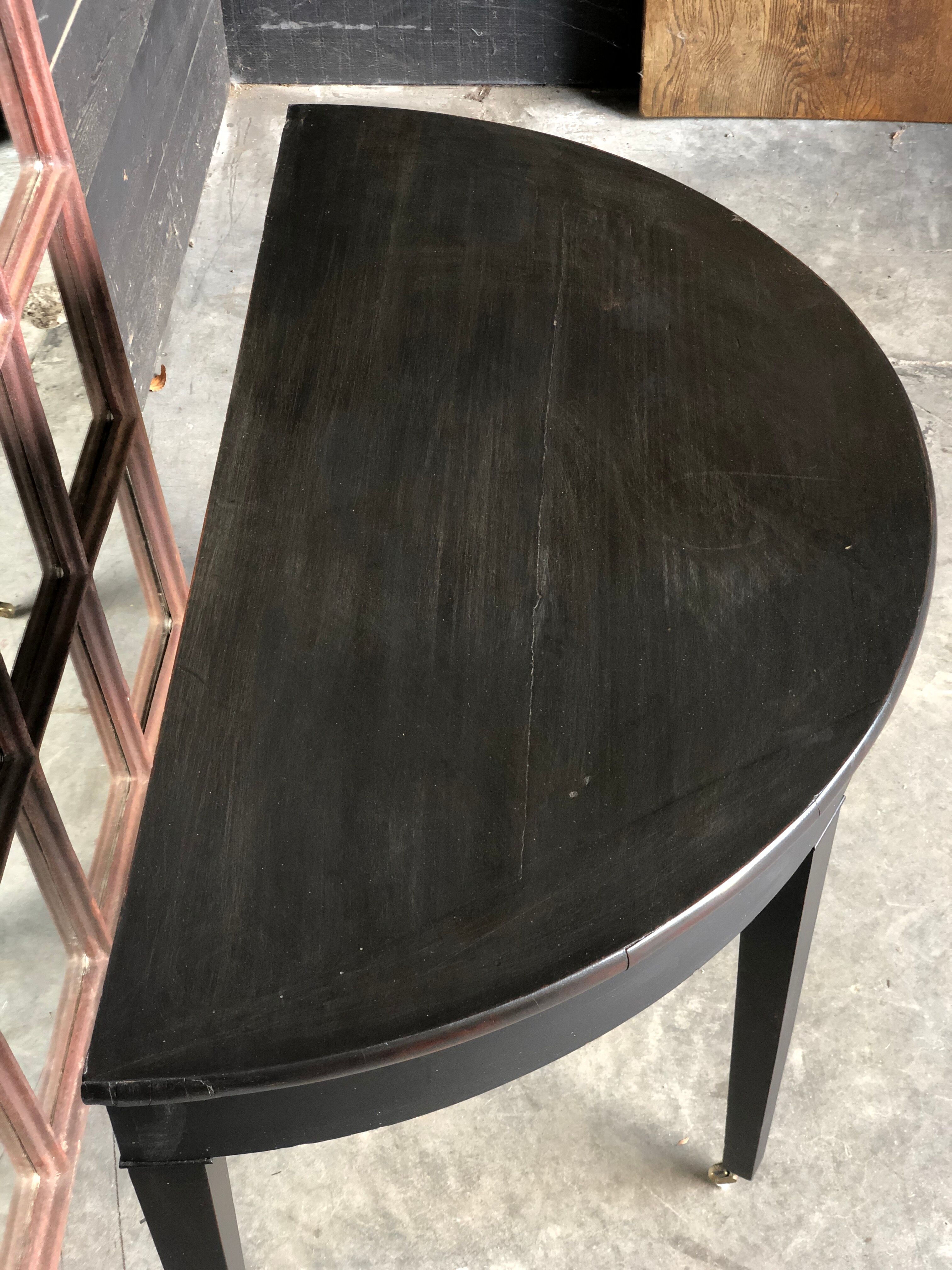 Console half moon shape