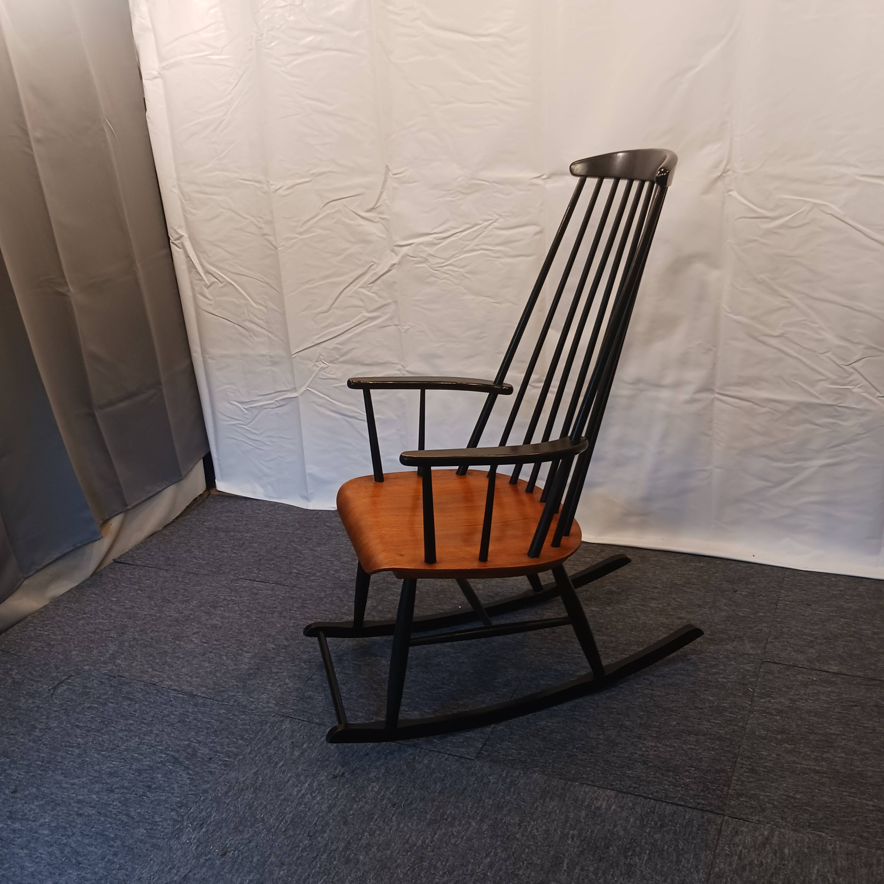 rocking-chair Ilmari Tapiovaara 1960