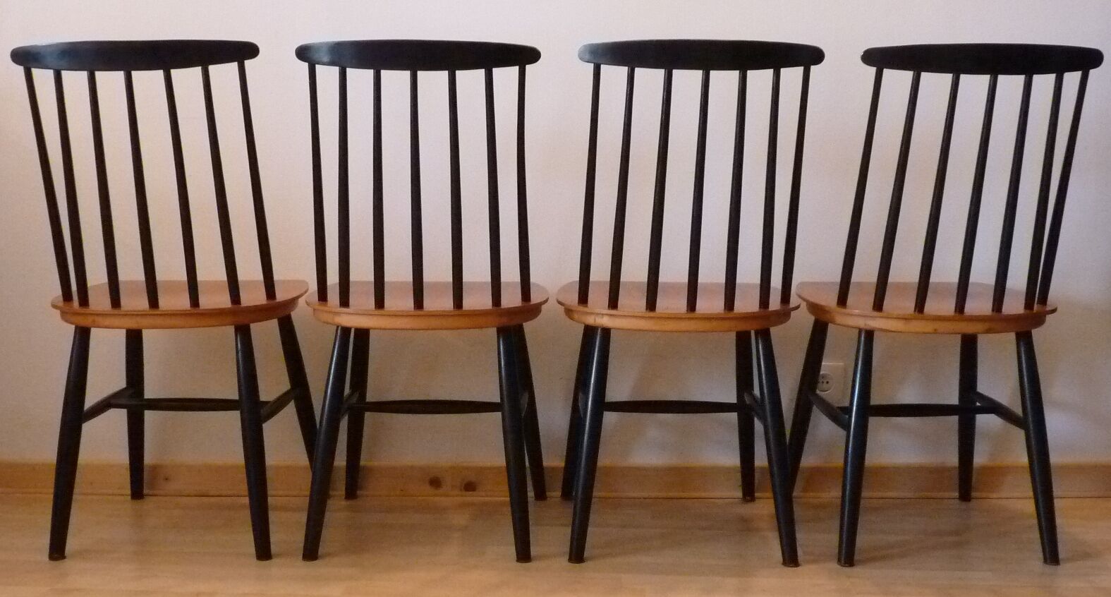 Lot of 4 chairs Fanett design Ilmari Tapiovaara