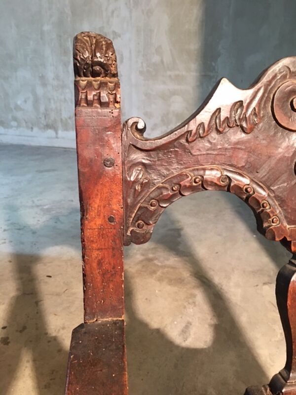 Fauteuil d'époque renaissance louis xiii