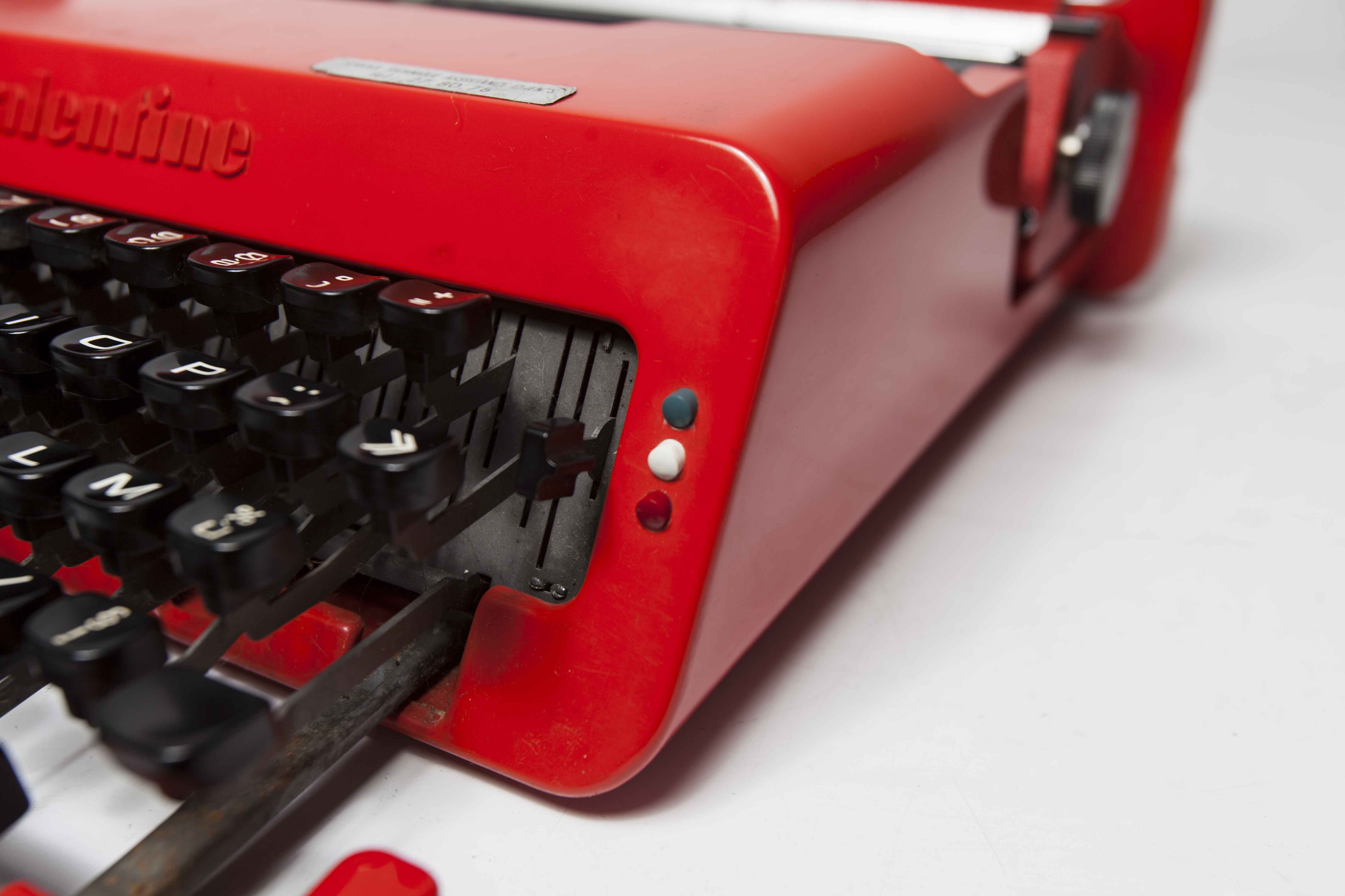 Typewriter Olivetti Valentine 1970