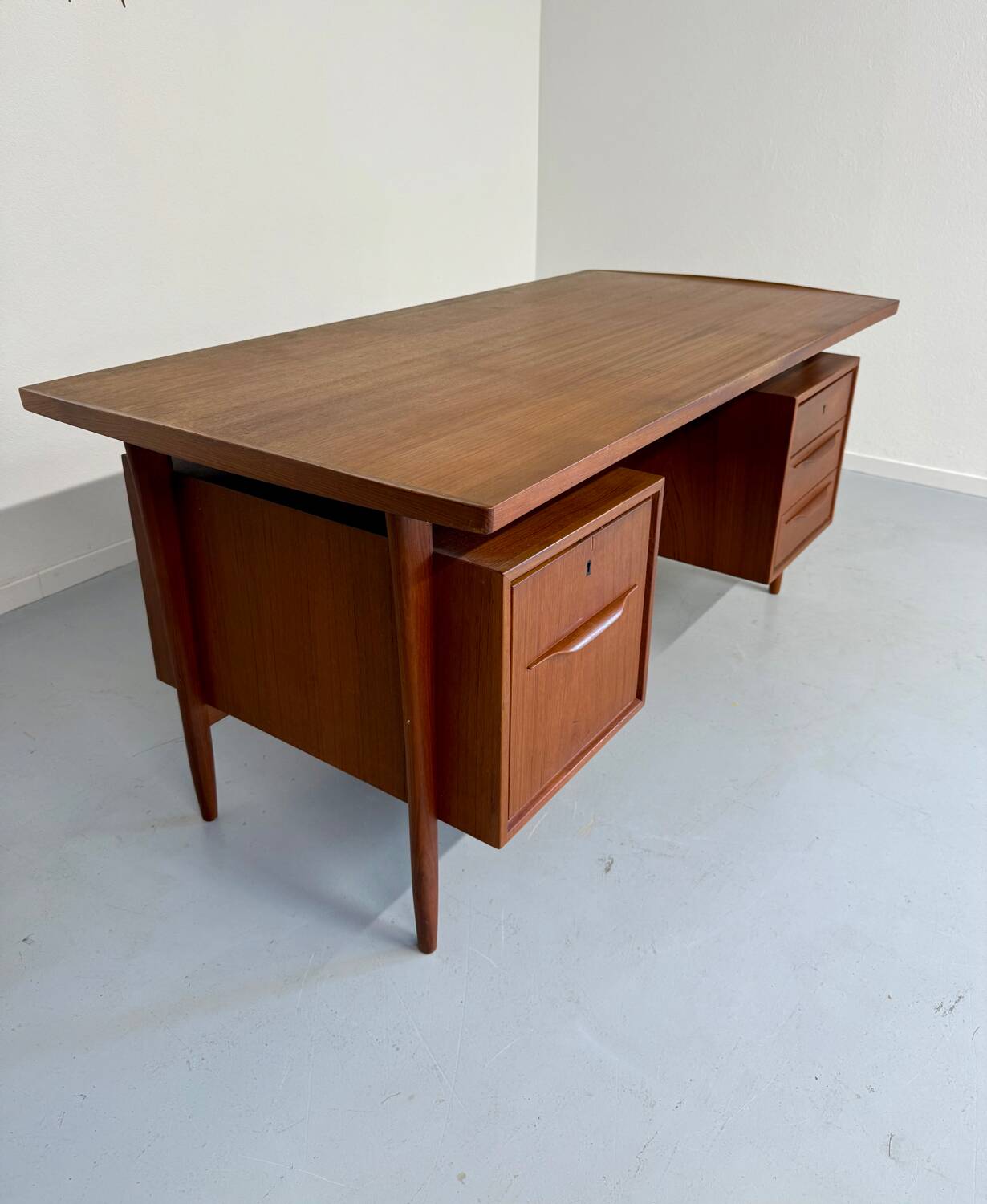 Scandinavian design desk Swiss Teack 70s vintage teak