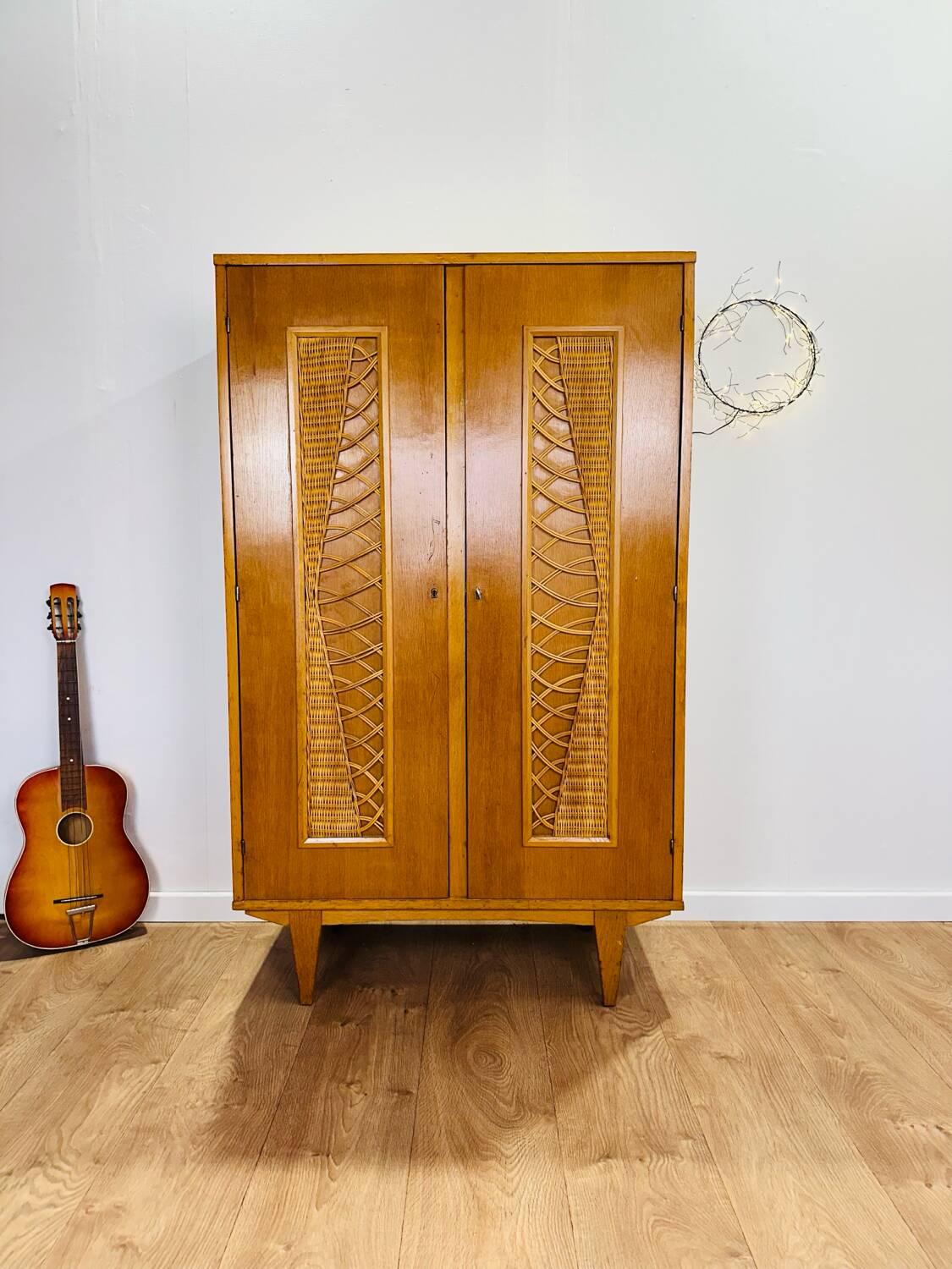 Armoire vintage