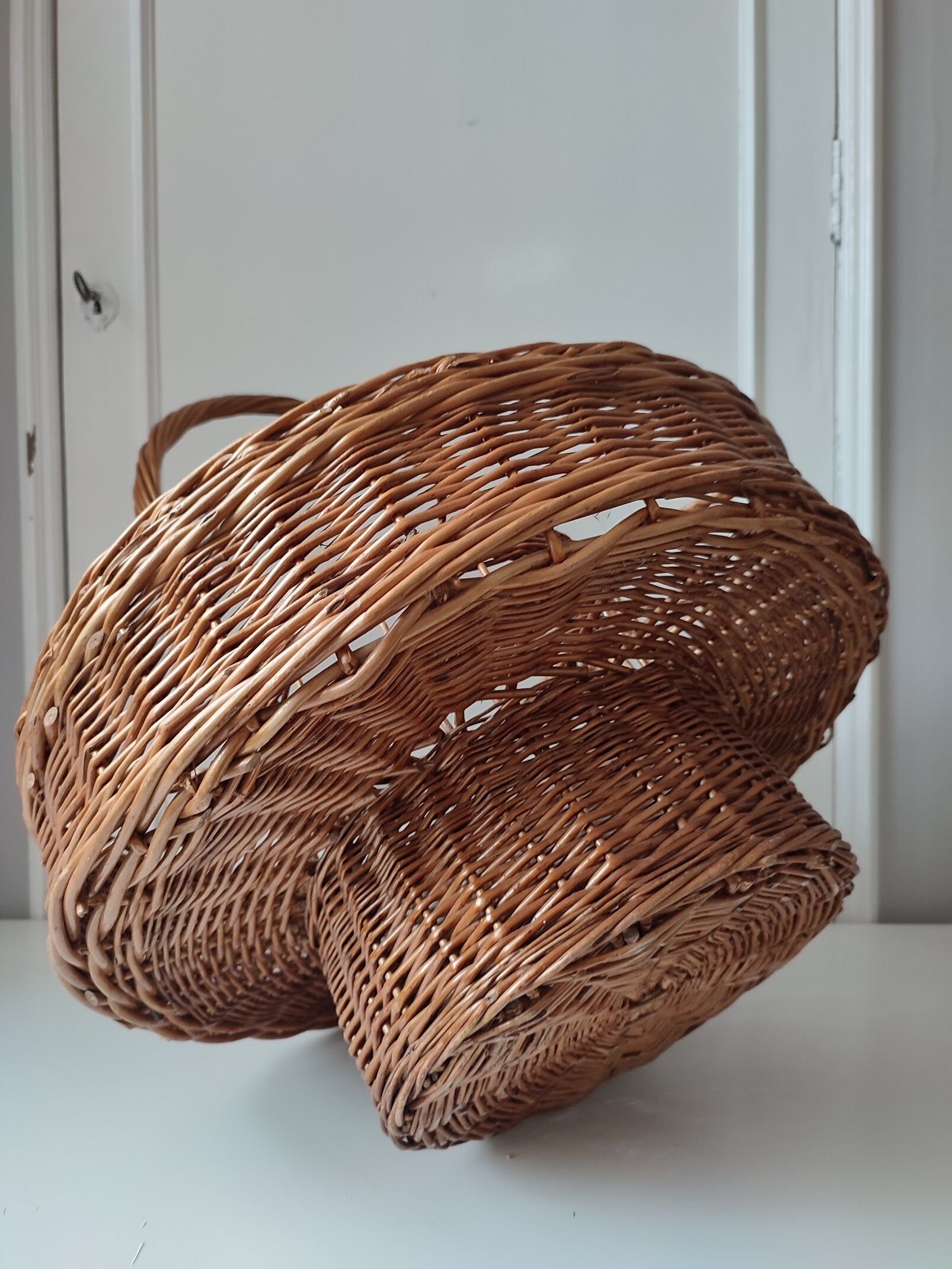 Vintage Wicker Portable Bar