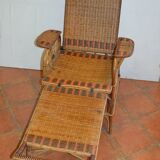Vintage rattan lounge chair / garden chair