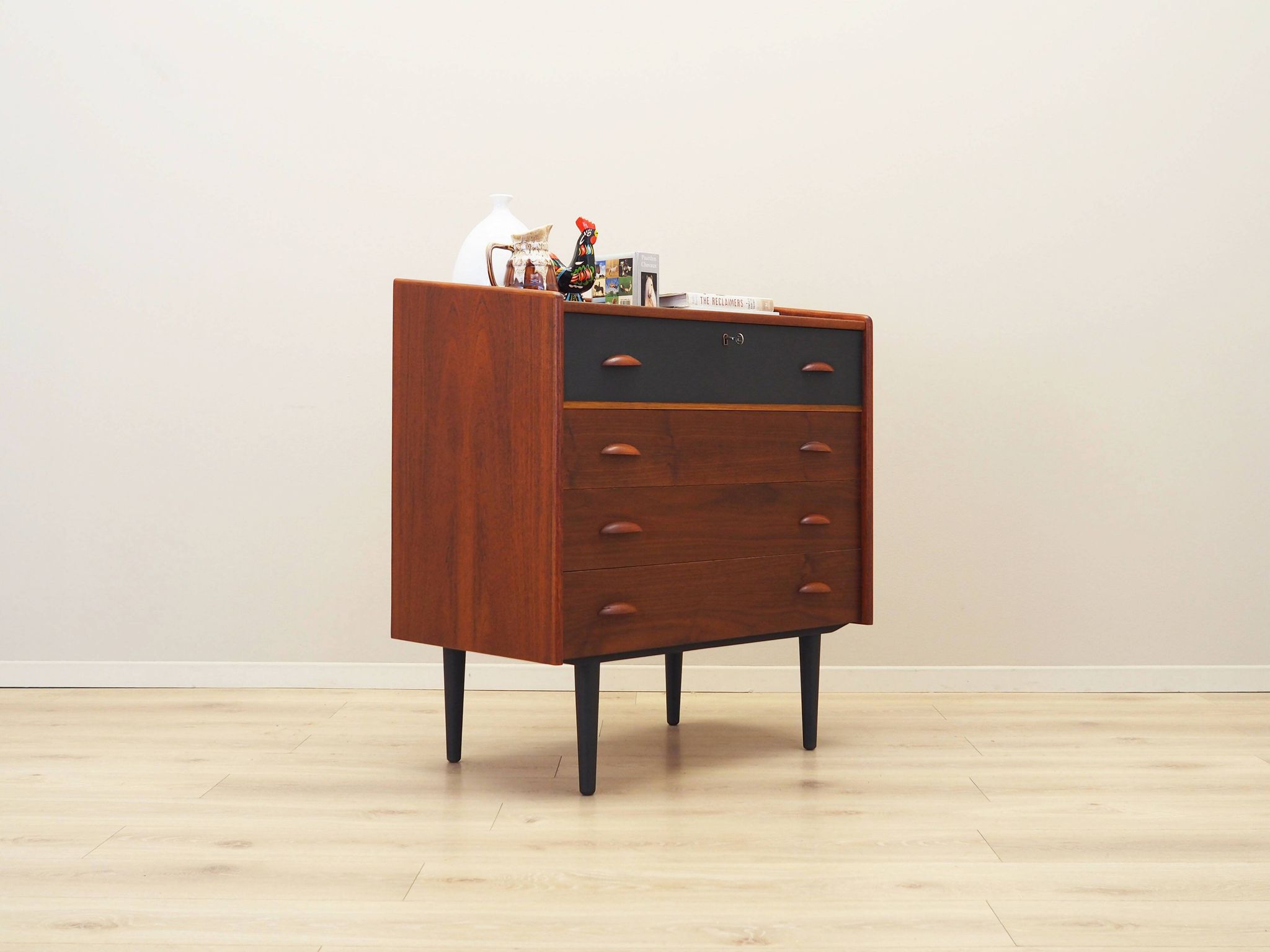 Coiffeuse en teck, design danois, années 1970, production : Danemark