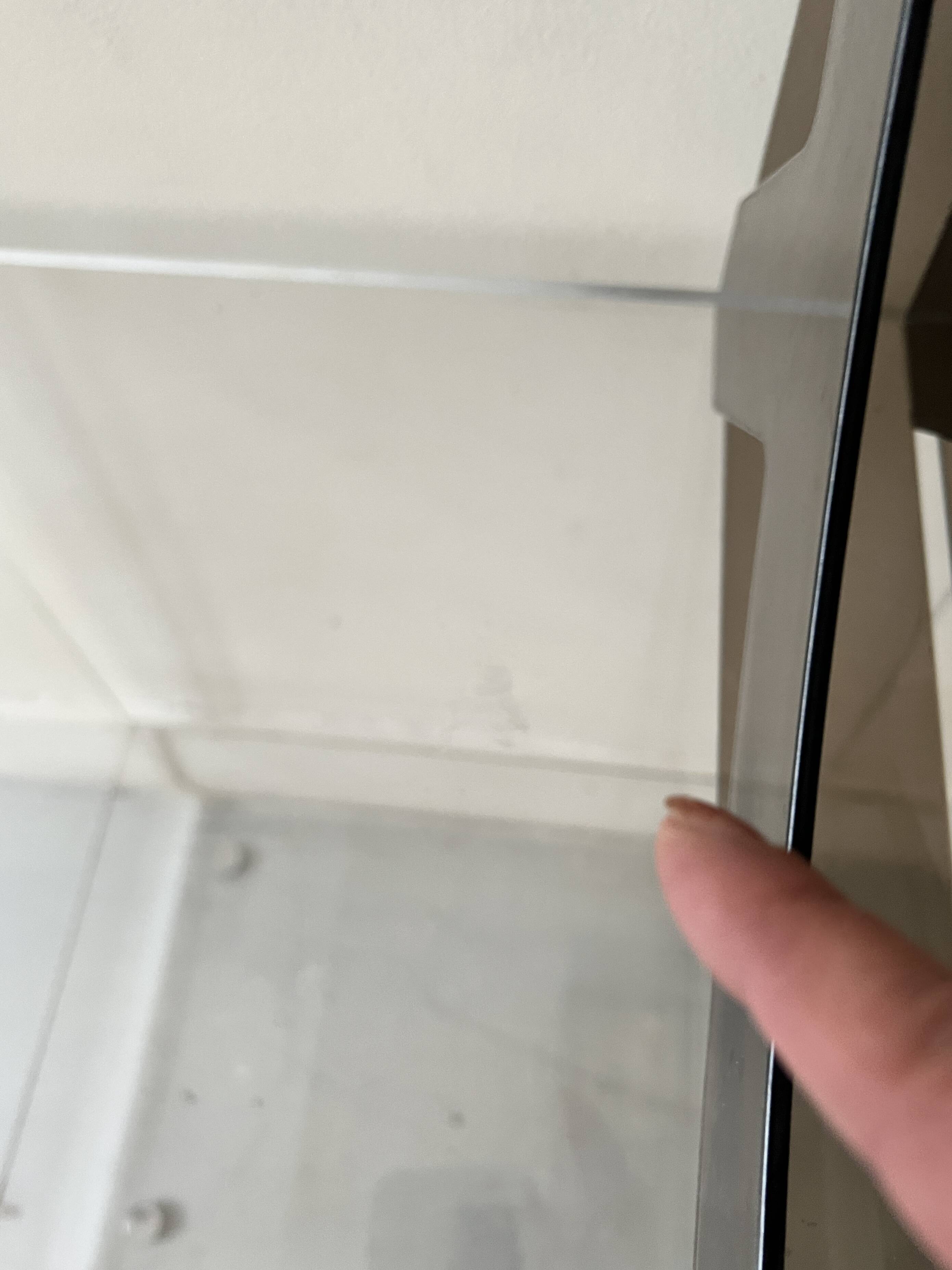 Bibliotheque design en plexiglass, Les Invisibles Marais International 70'S