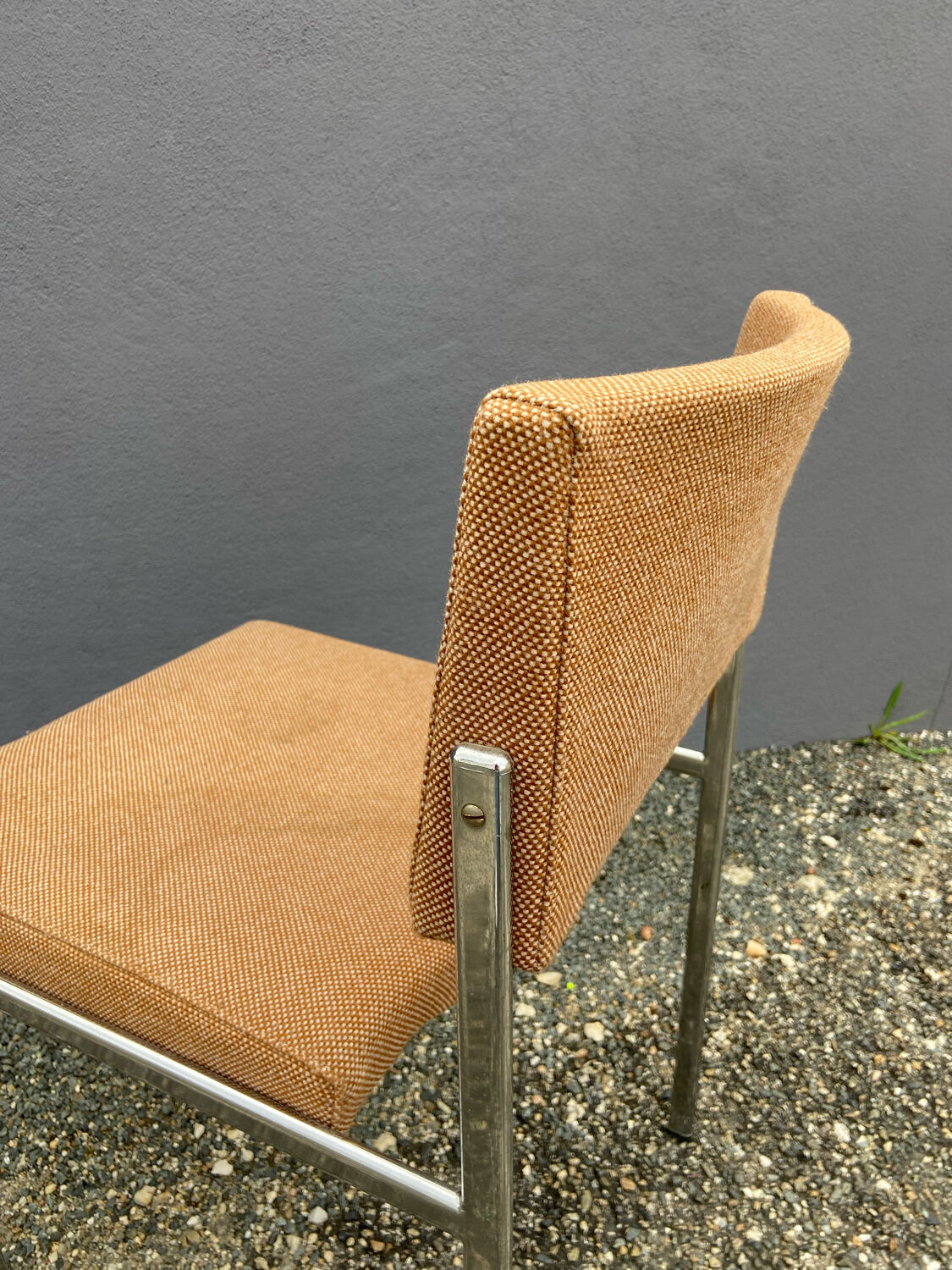 Set of 4 chromed metal chairs