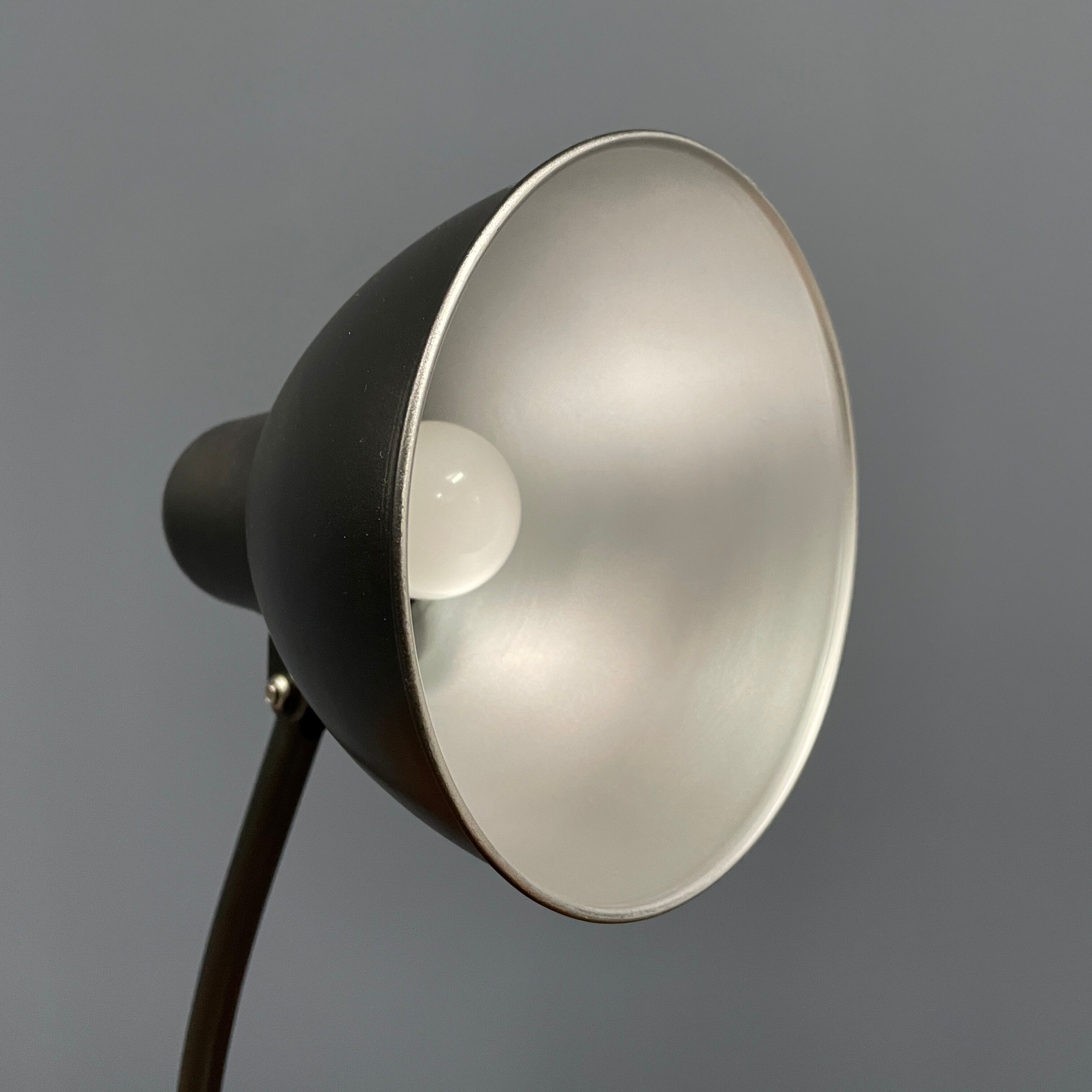 Black Bauhaus Siemens desk lamp model L299 from the 1930s