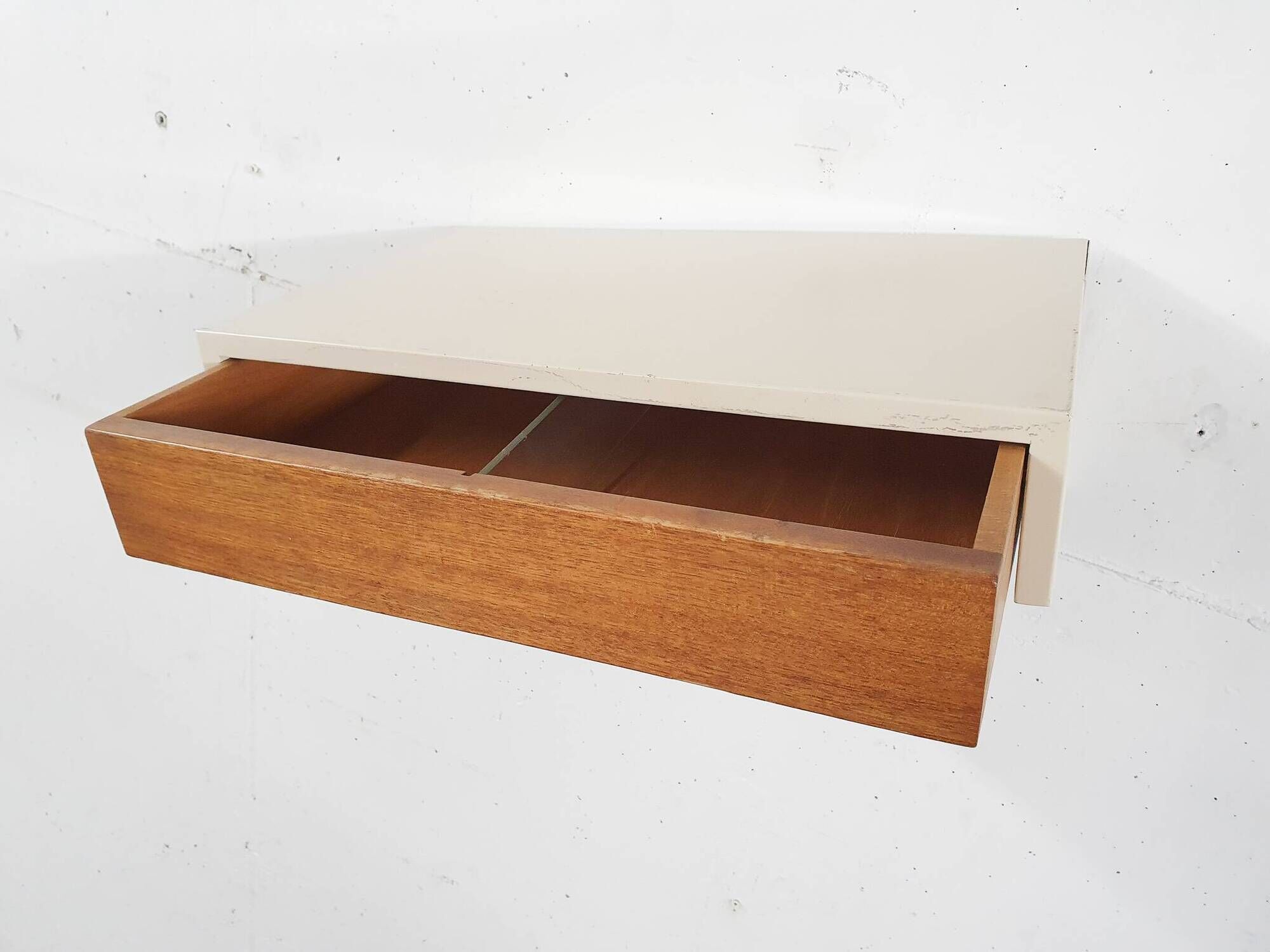 Martin Visser for 't Spectrum DD01 "Bergeyk" Wall Shelf, or Night stand, Th