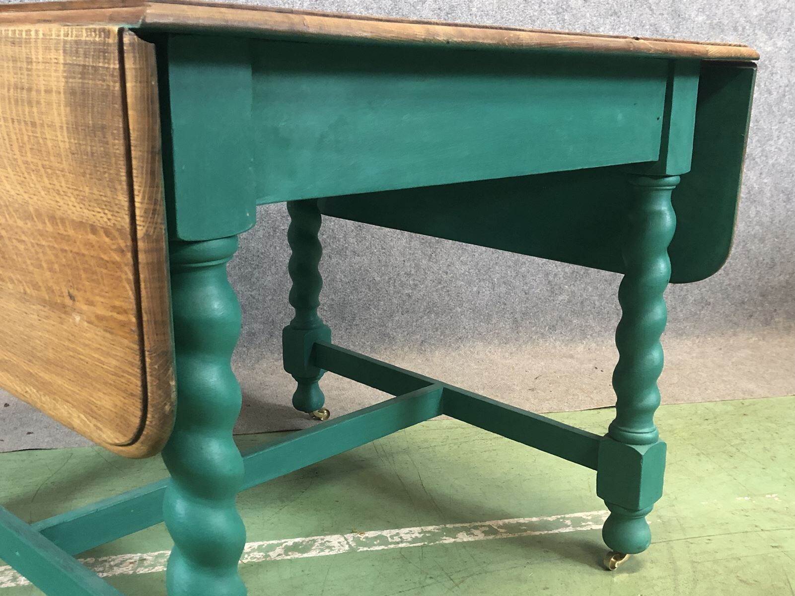 English table with oak flaps-30s
