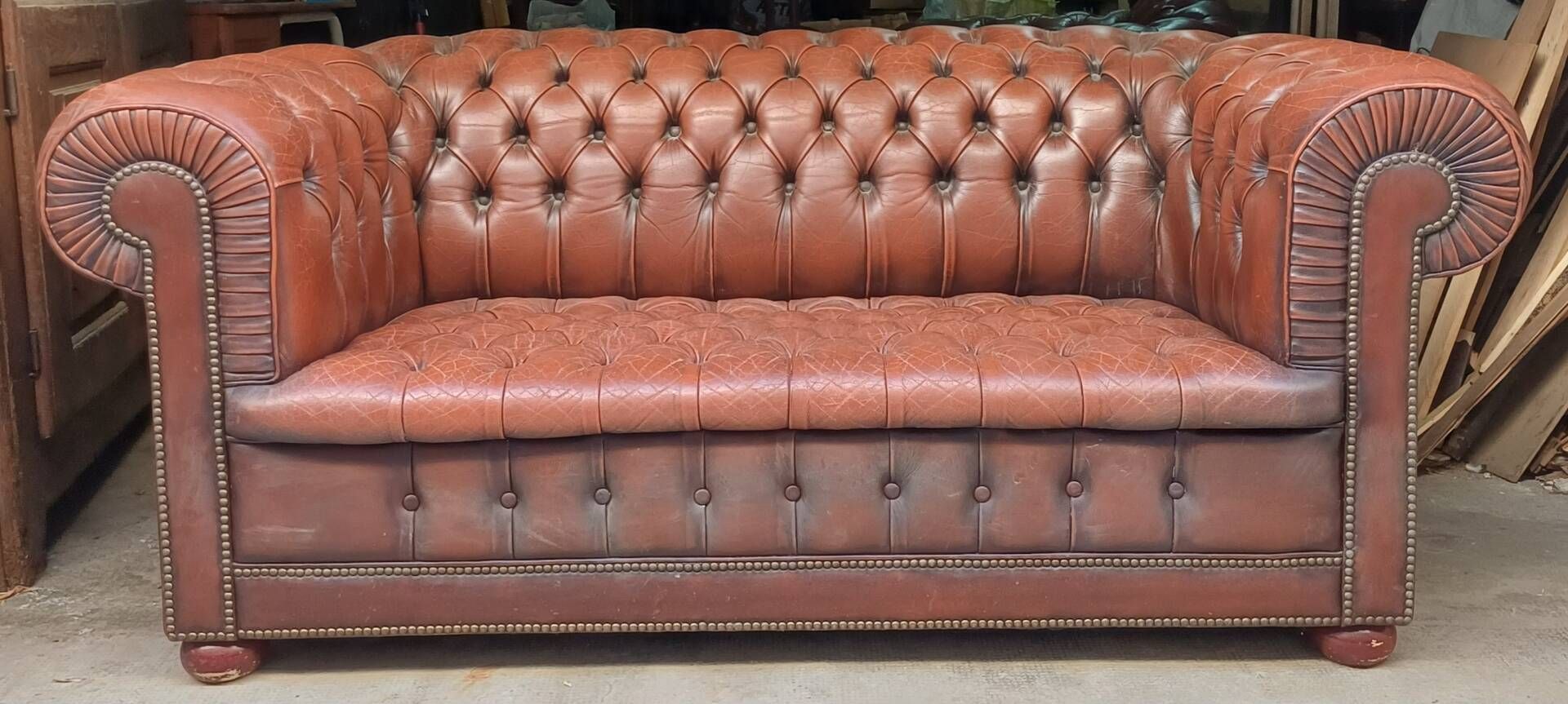 Vintage Chesterfield 2-Seater Sofa in Burgundy Leather with Button Tufting