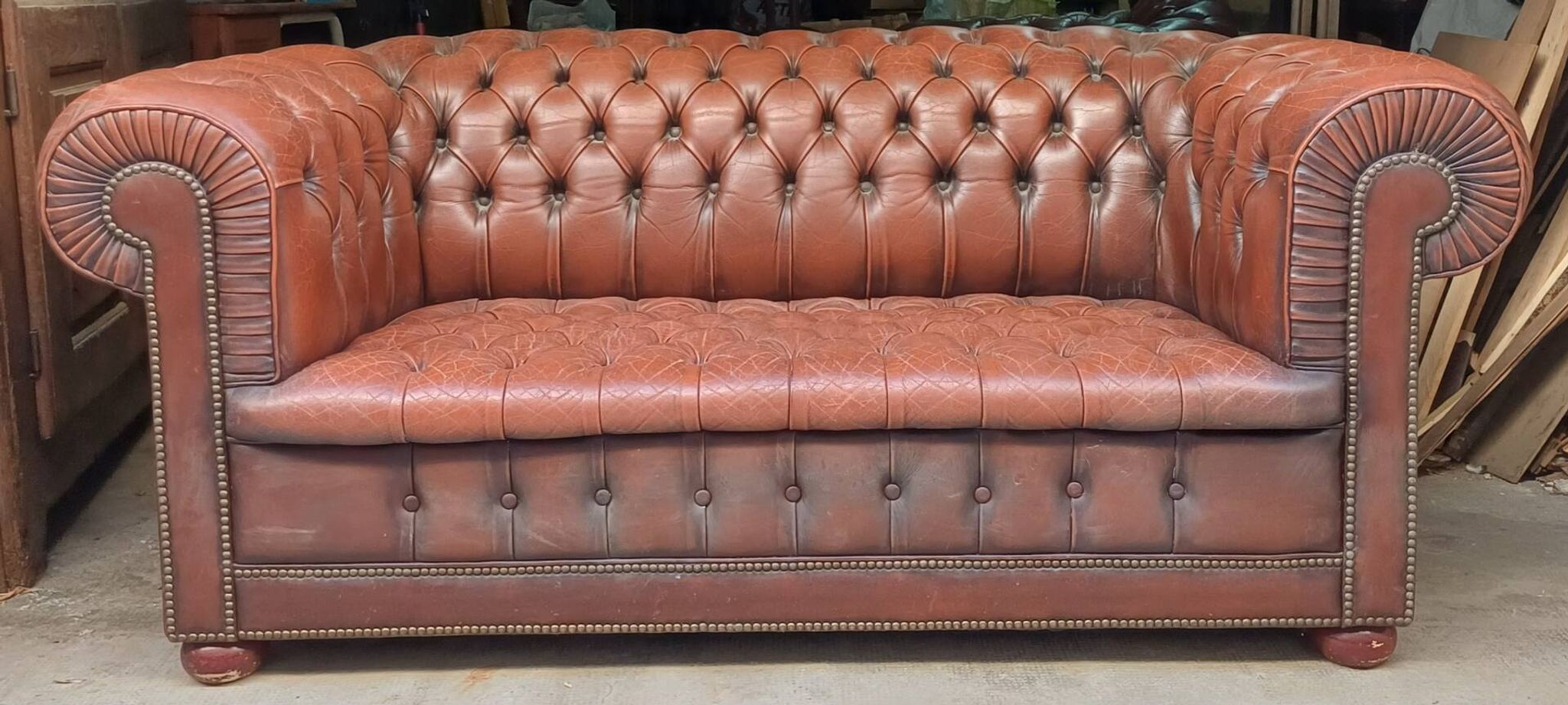 Vintage Chesterfield 2-Seater Sofa in Burgundy Leather with Button Tufting