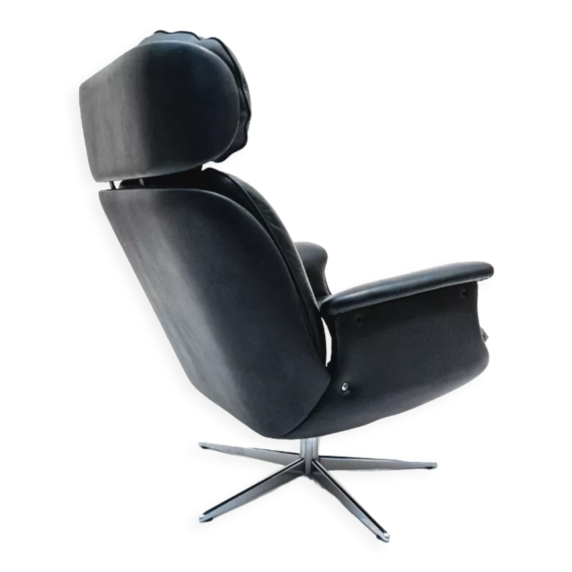 Leather lounge chair