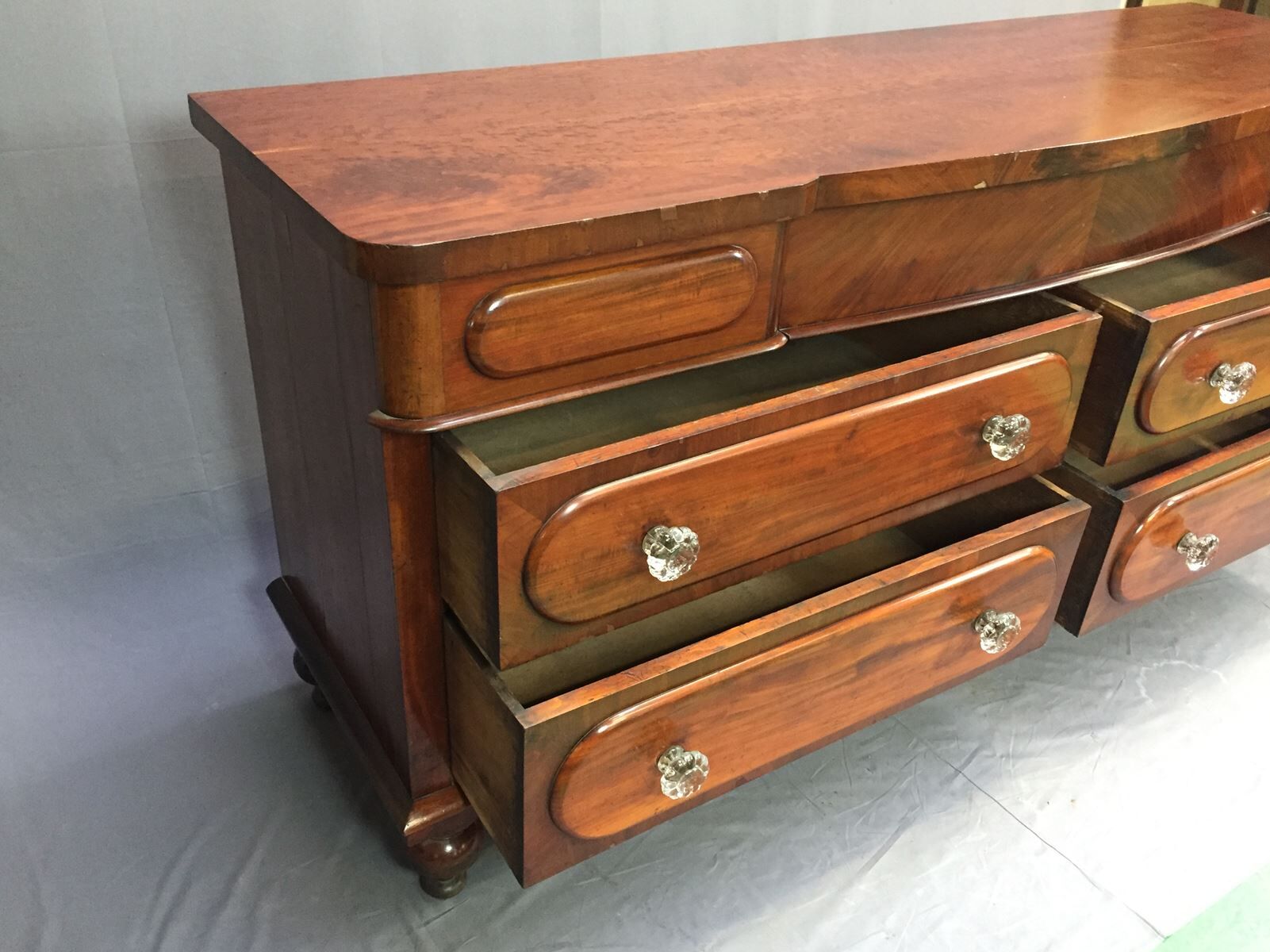 Victorian nineteenth Dresser mahogany