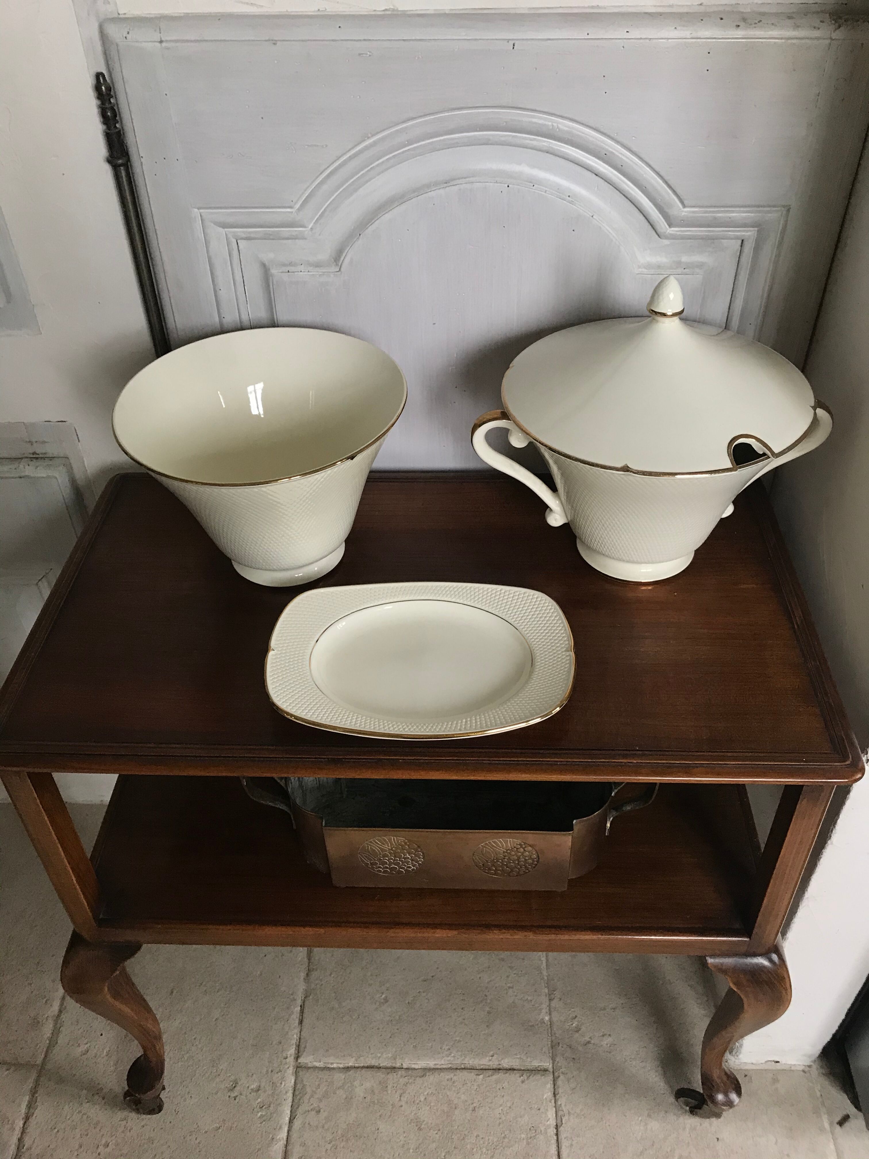 Salins iron earth hollow dishes