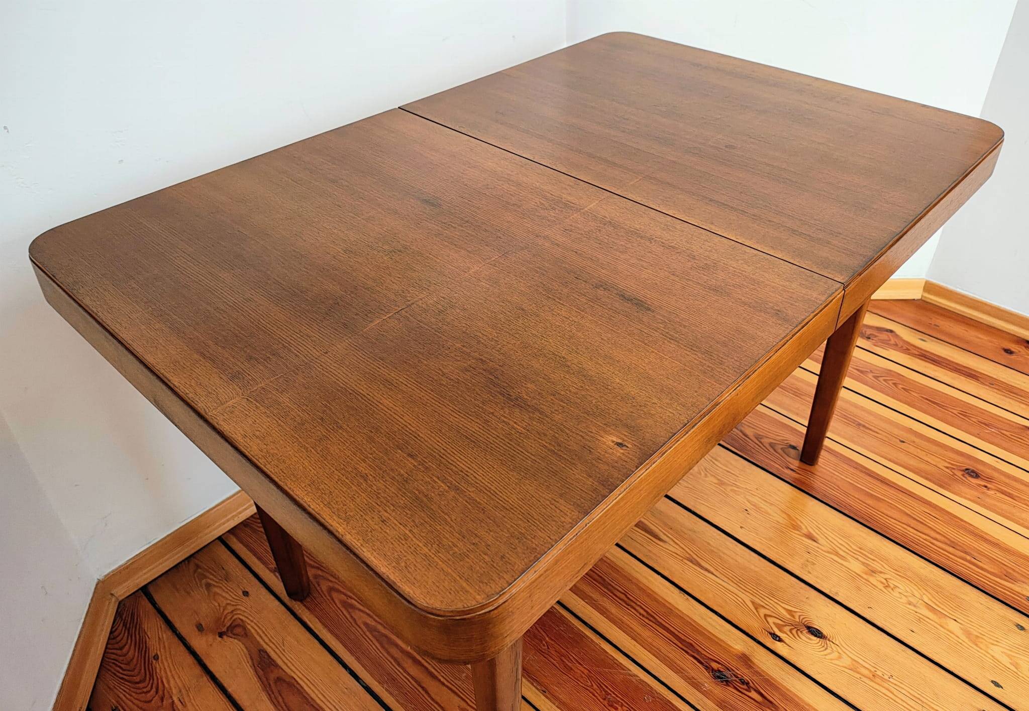 Czechoslovakian Extendable Table by J. Halabala for Jitona, 1960s