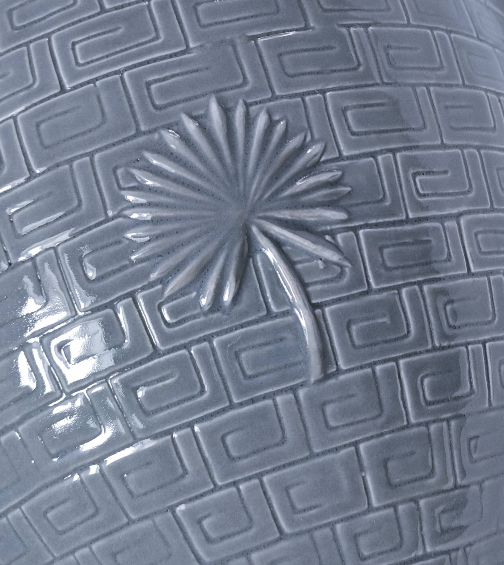 ceramic lamp in the shape of an XL pot, palm leaf decor, 80s