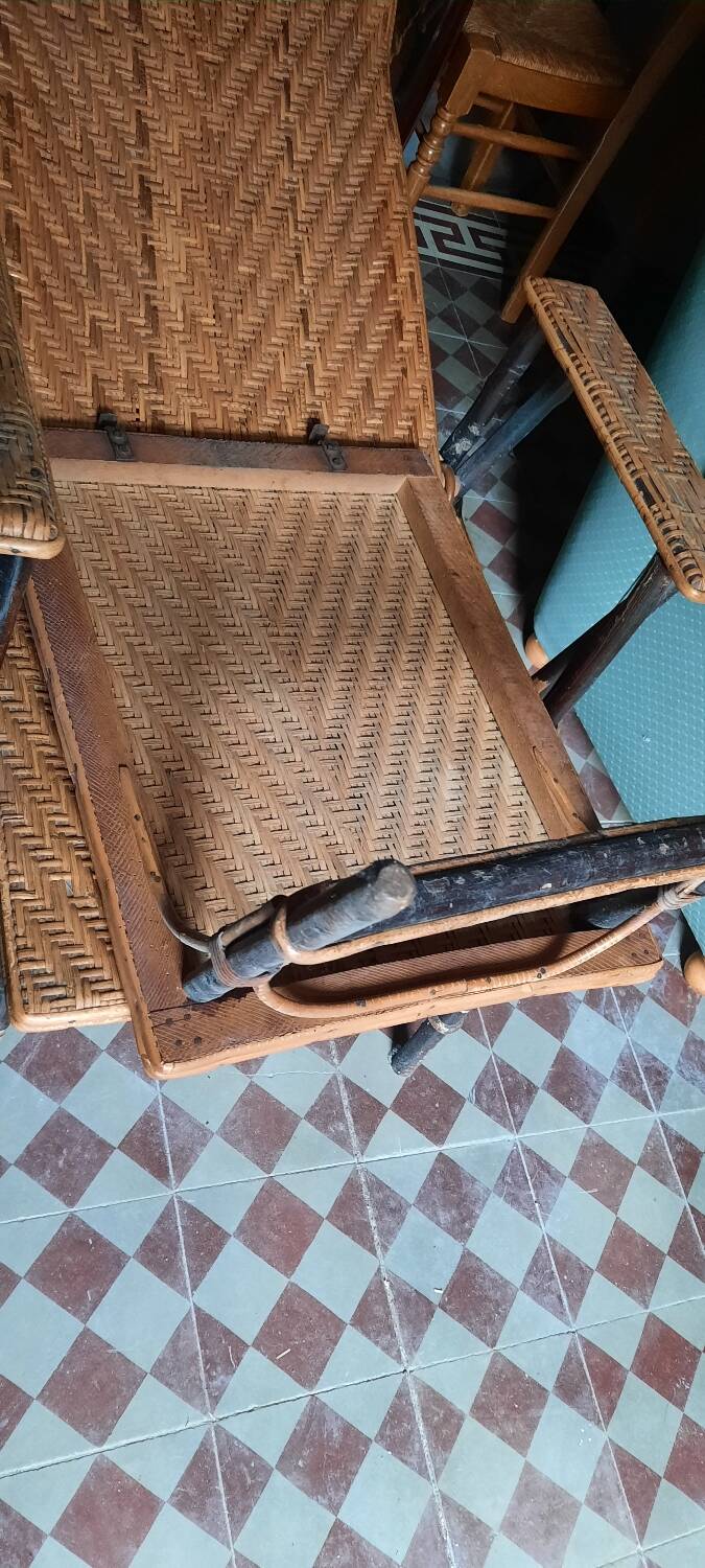 Vintage rattan lounge chair