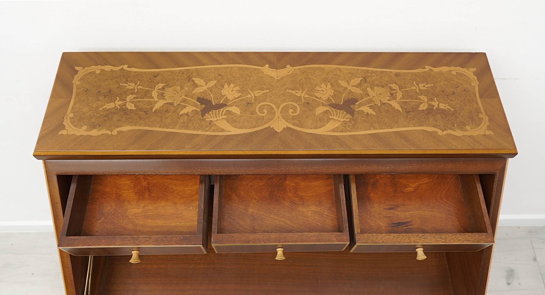 Antique and antique desk, marquetry. After professional renovation.