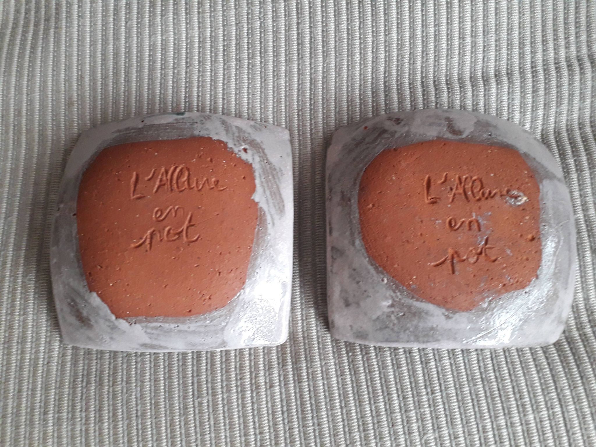 2 Corsican ceramic pouches