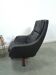 Fauteuil pivotant en similicuir noir provenant de Suède