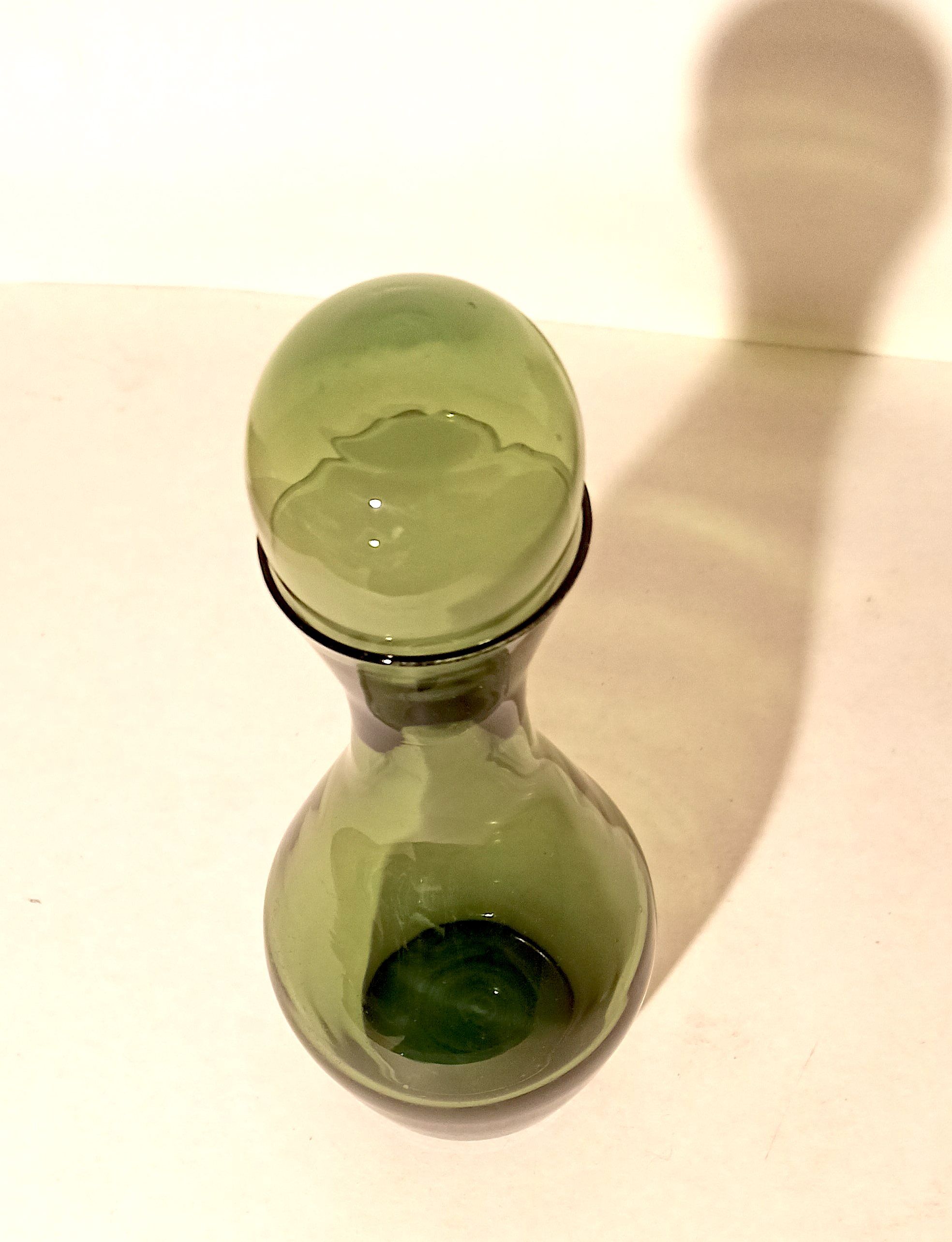 Carafe and its cap 70s, height 28 cm