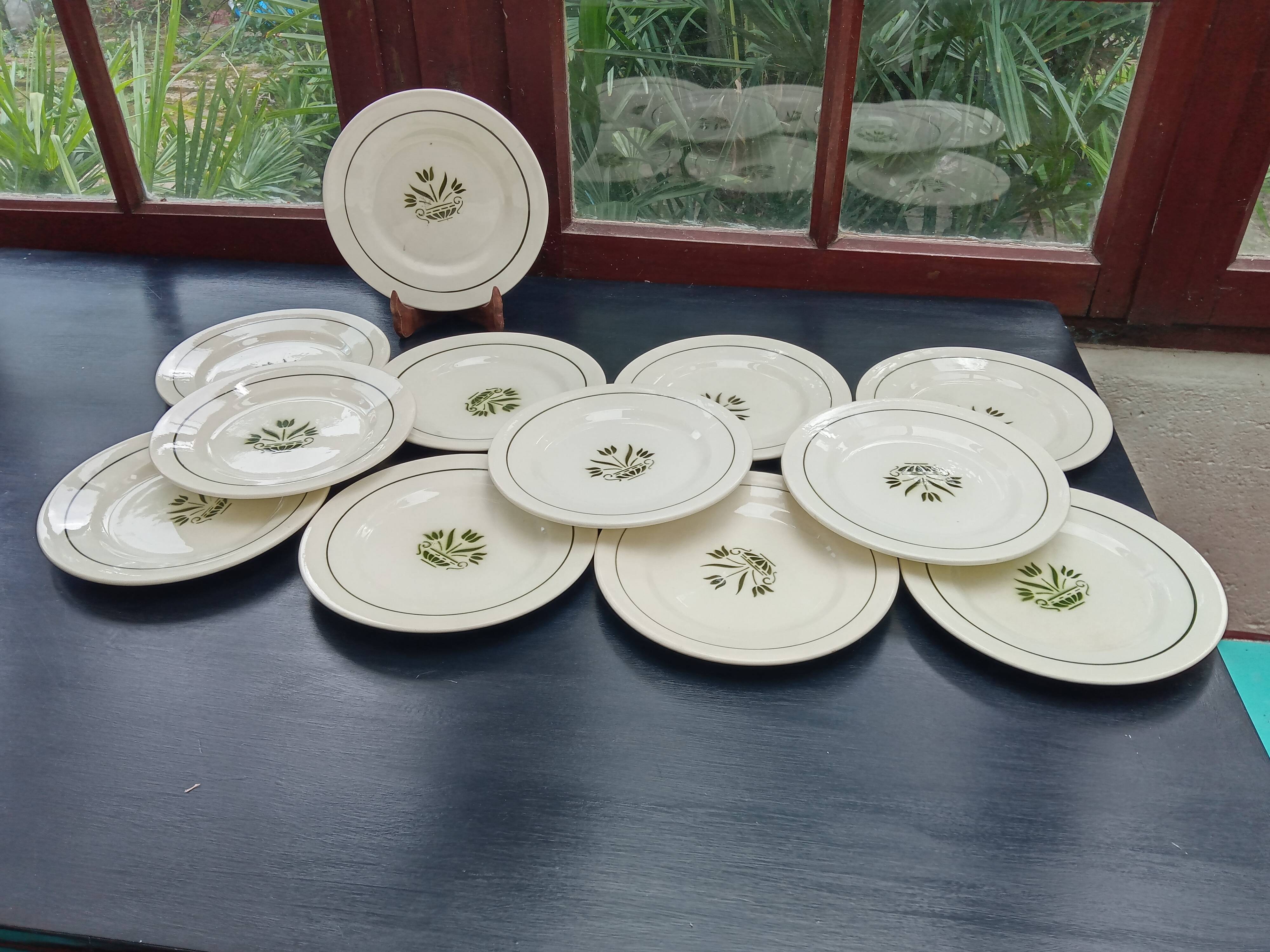 12 Terre de Fer Marmoz dessert plates