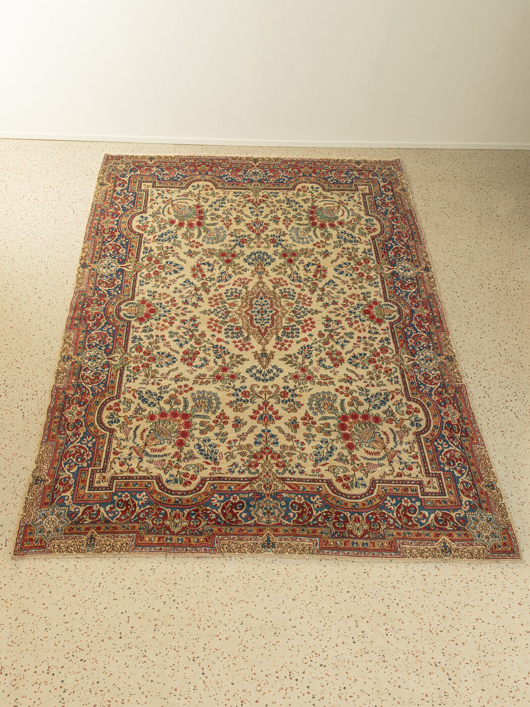 Kerman carpet, 260 x 375