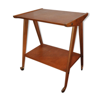 Serving table in wooden